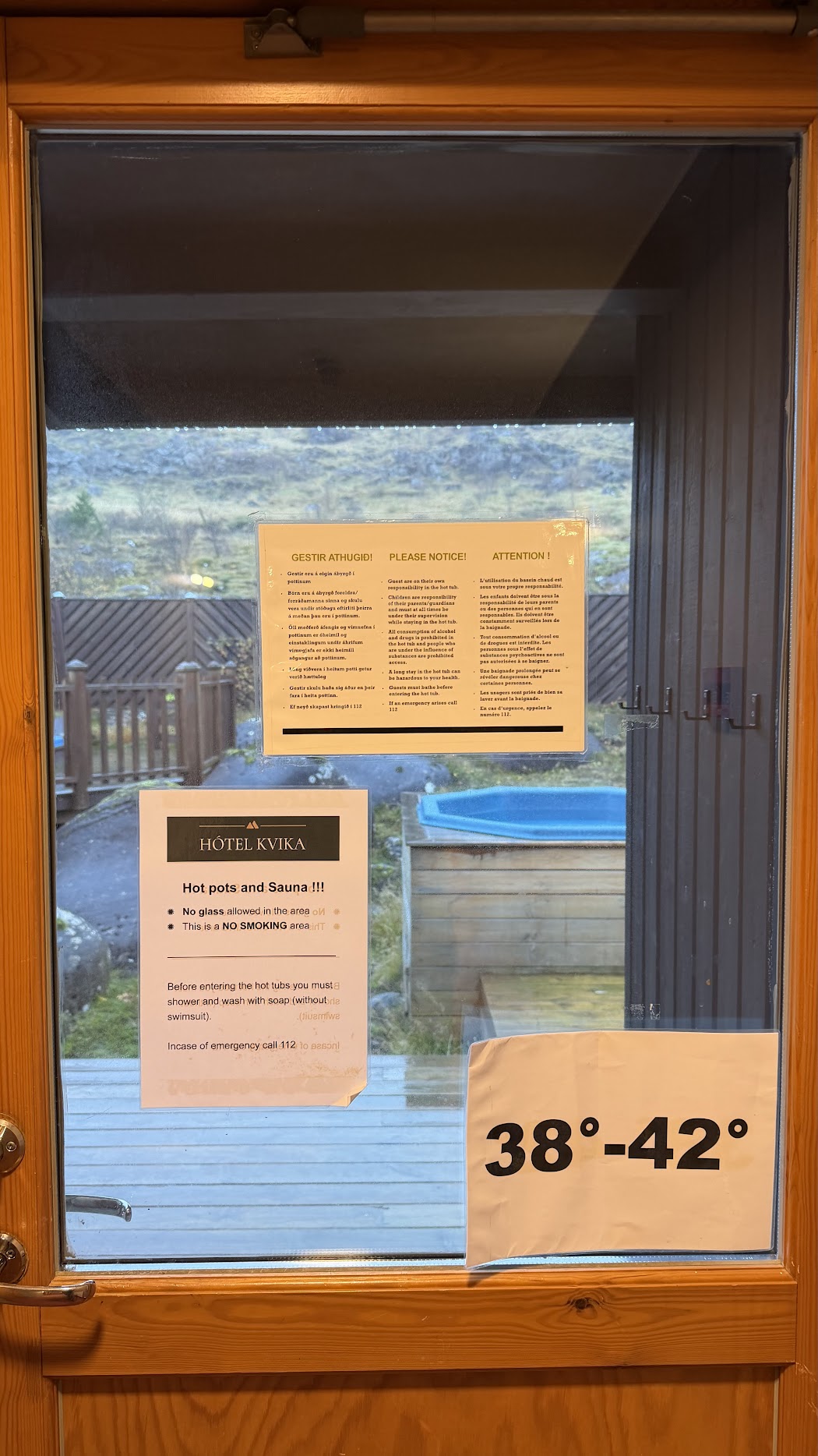 Entrance leading to the hot tub