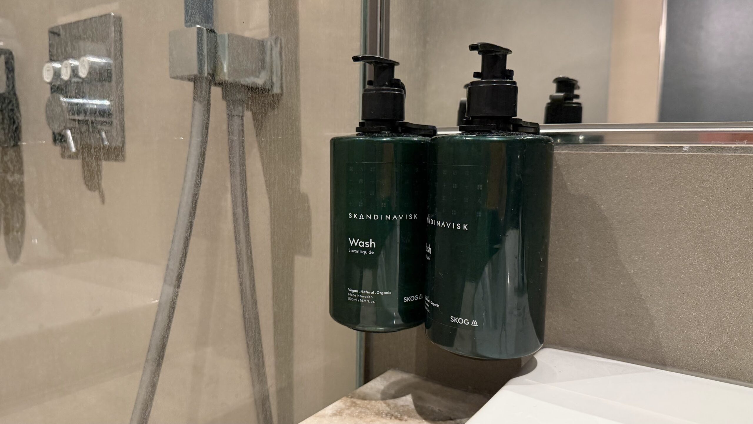 SAS Lounge Copenhagen Airport shower toiletries by Skandinavisk