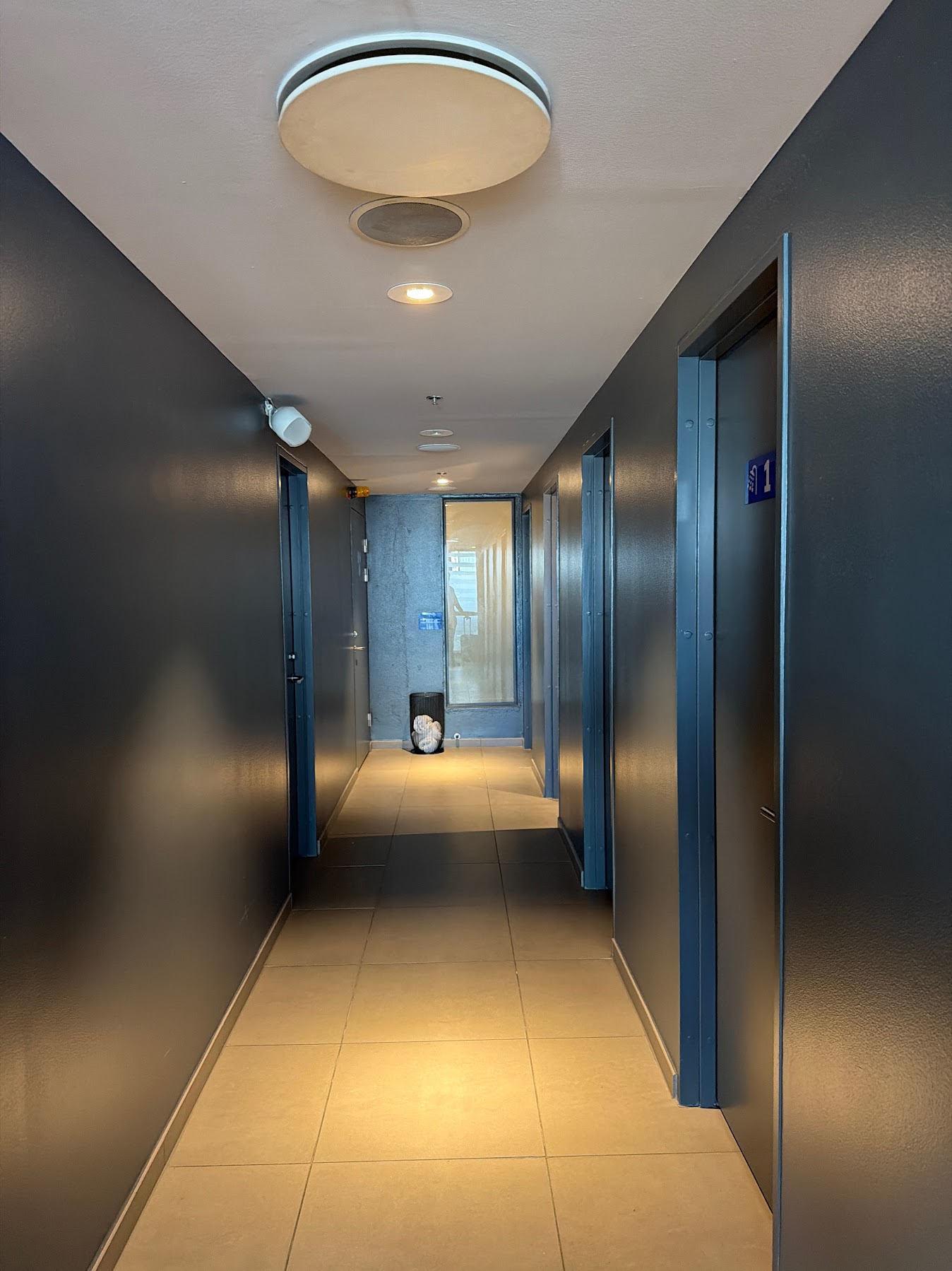 SAS Lounge Copenhagen Airport showers