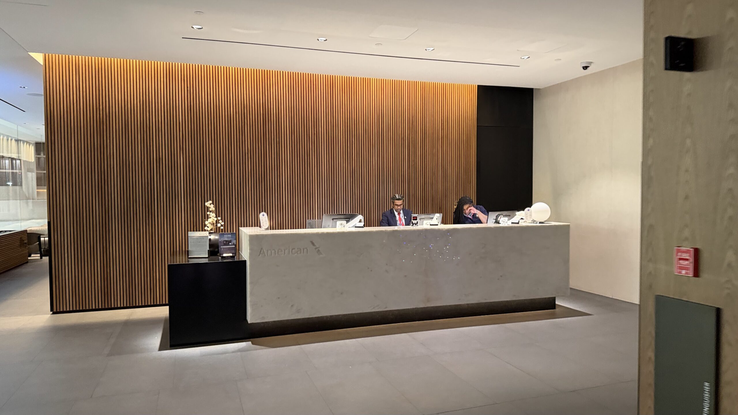 Admirals Club DCA Concourse E's reception