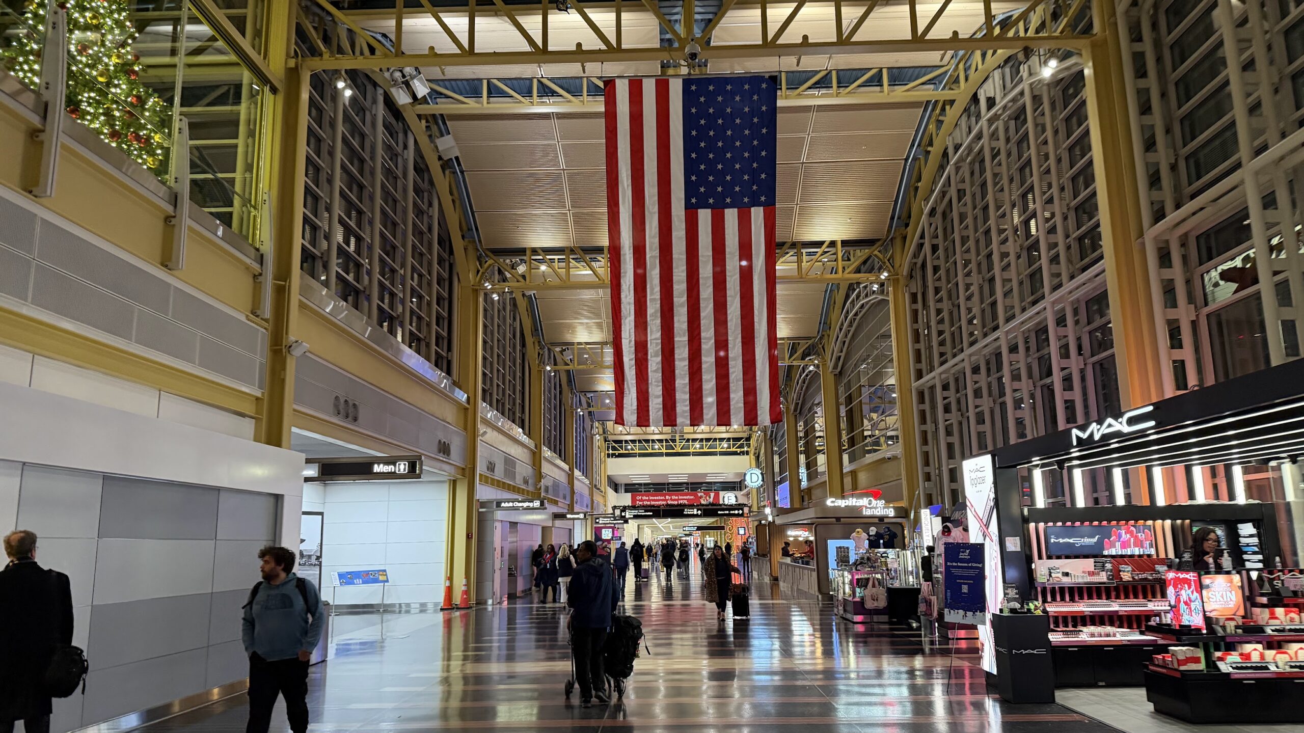 Walkway to D gates area where the Capital One Landing DCA is located