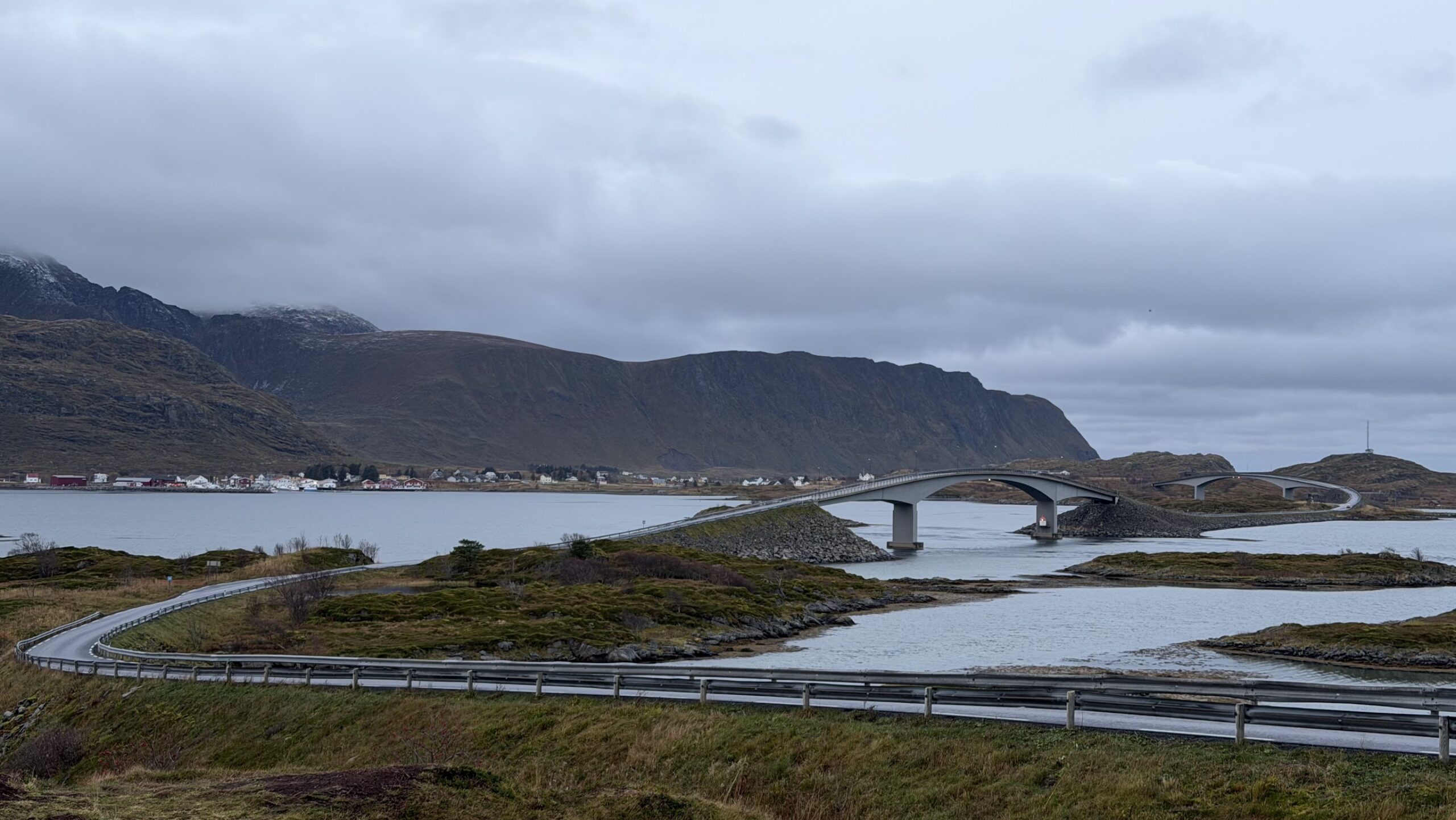 Views of the Fredvangbruene cantilever bridges