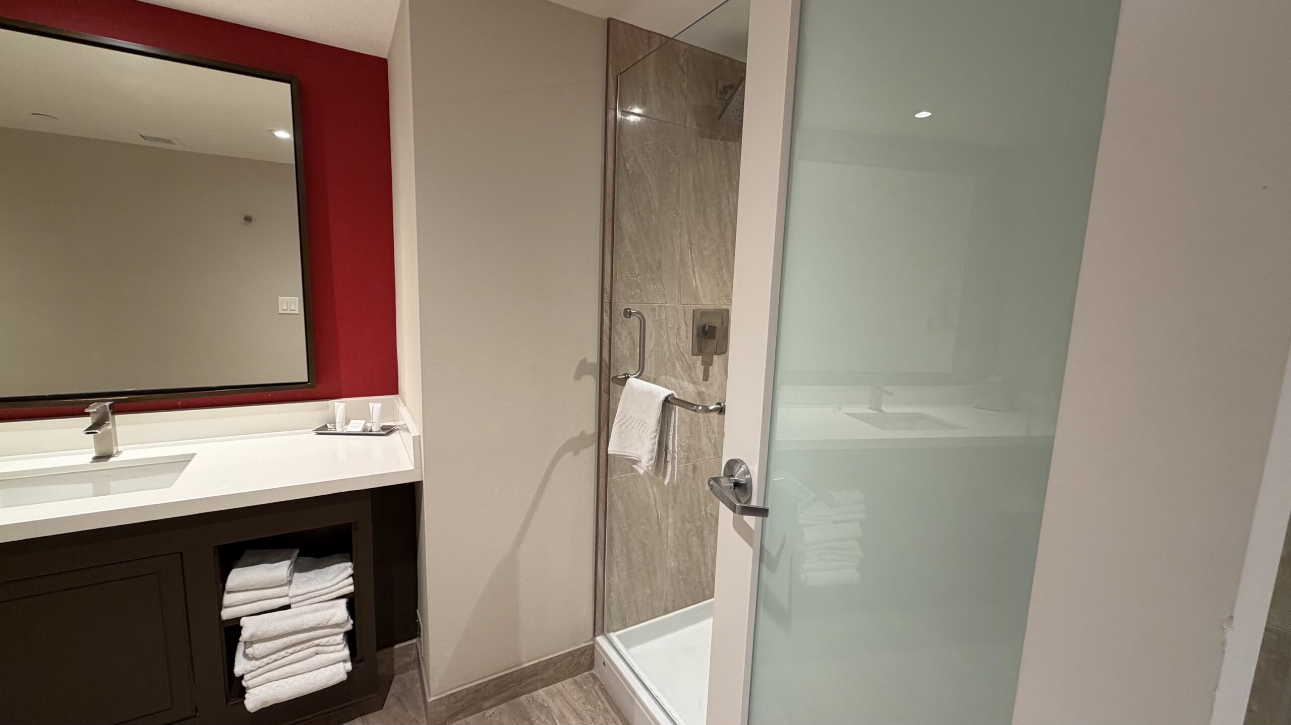 Showers of the Resort King Room