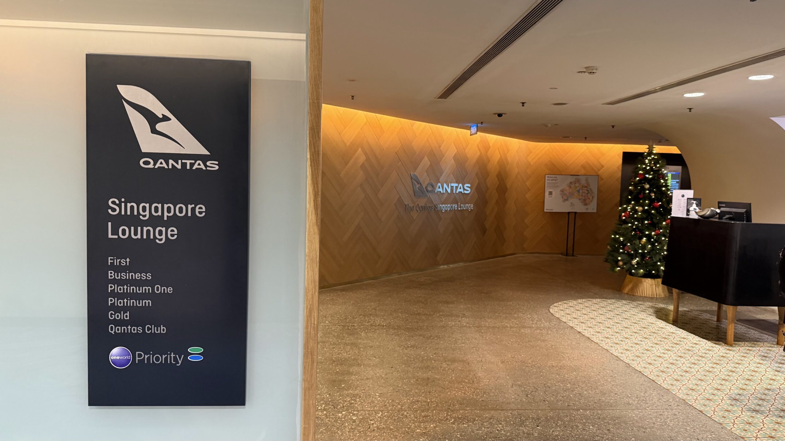 Qantas Business Lounge Singapore entrance