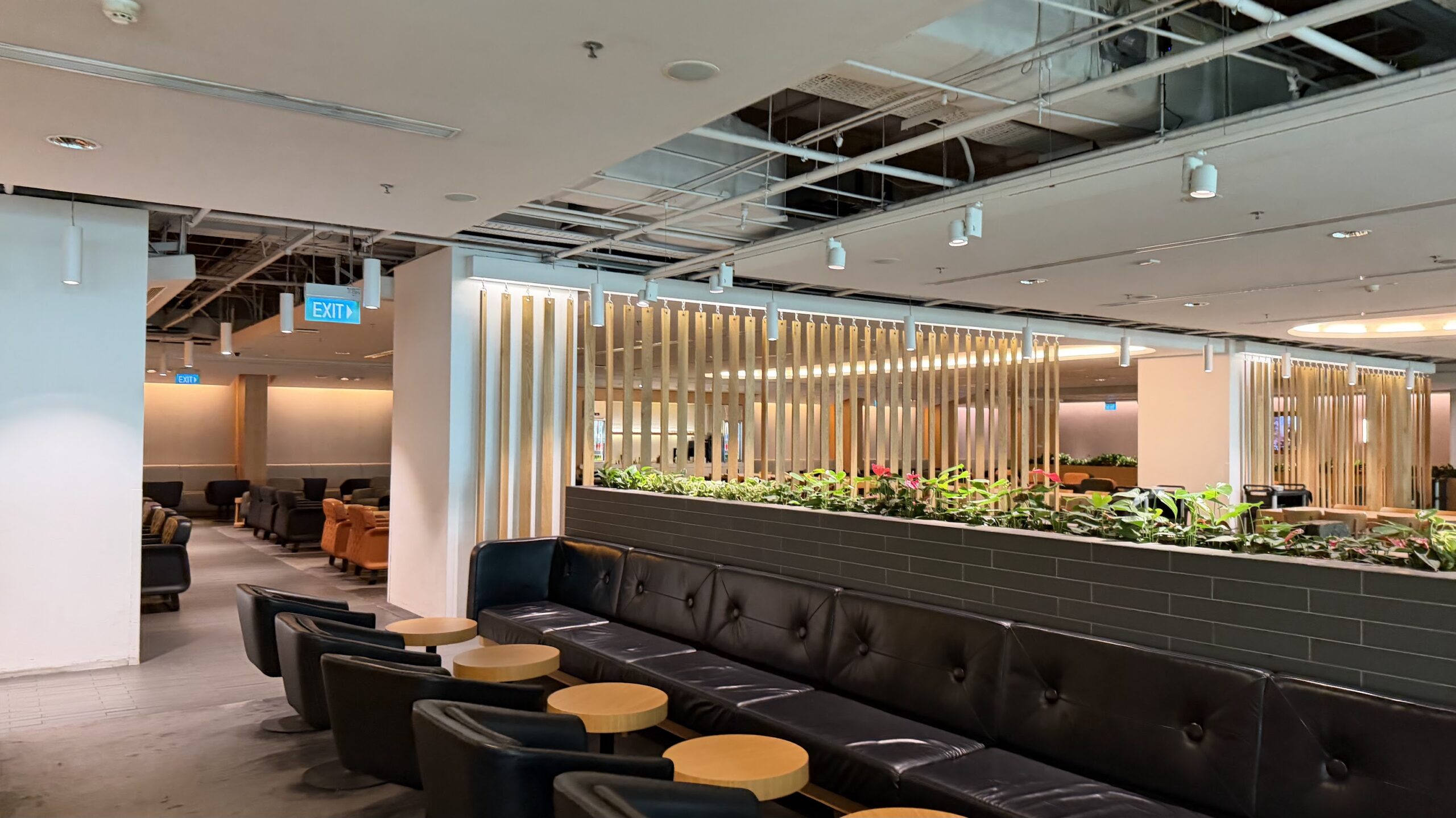Qantas Business Lounge Singapore seating area