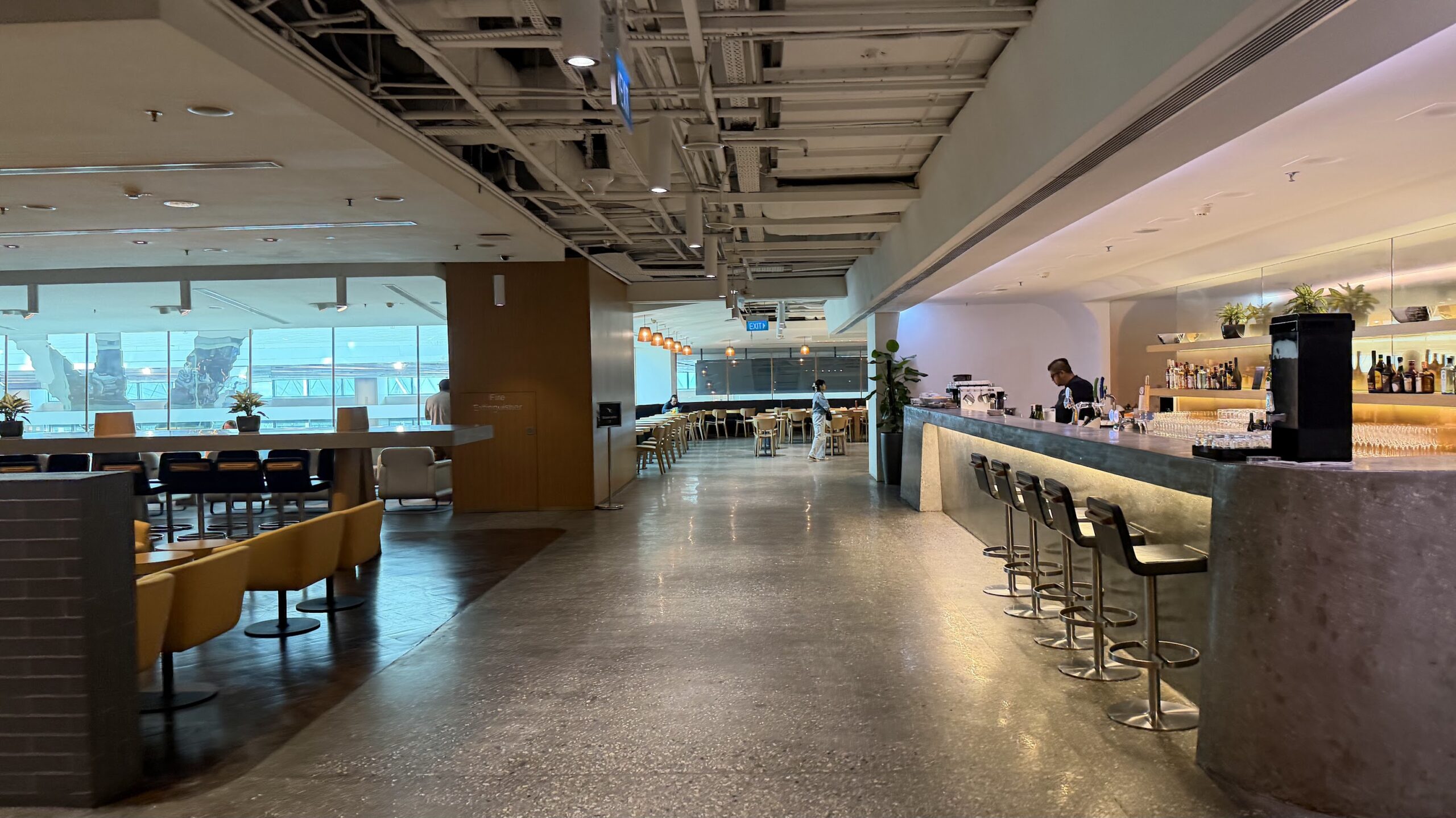 Qantas Business Lounge Singapore entrance