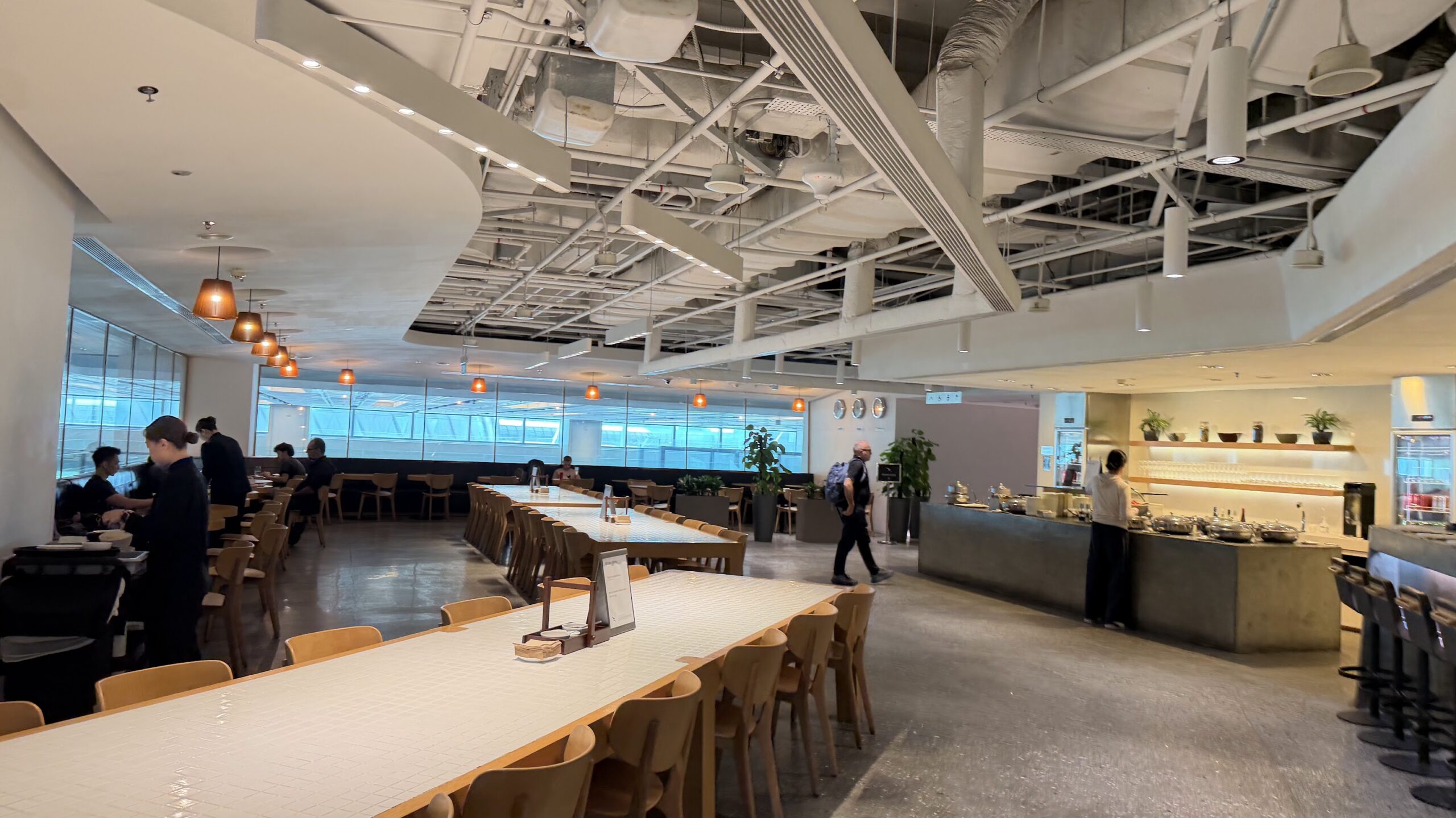 Qantas Business Lounge Singapore dining area