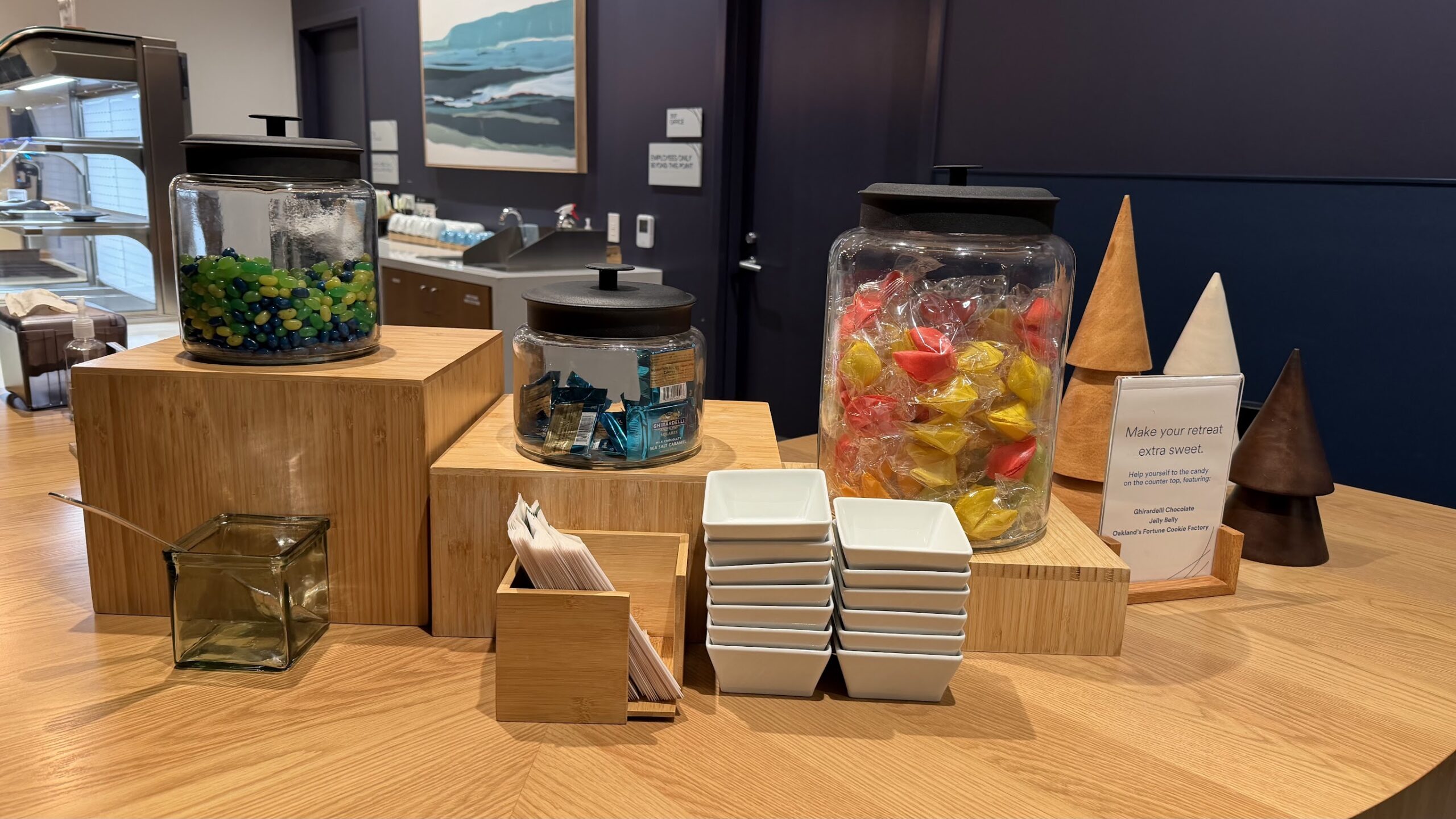 Alaska Airlines Lounge SFO snacks