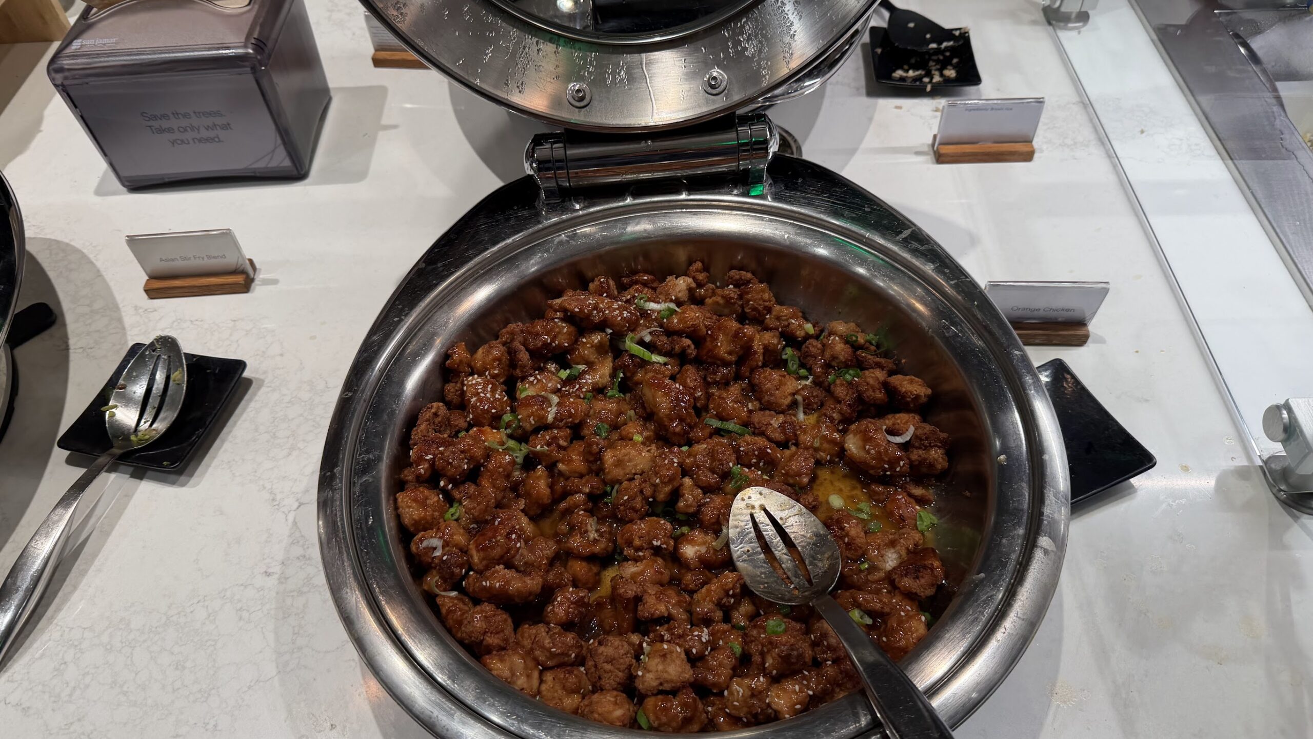 Alaska Airlines Lounge SFO hot buffet