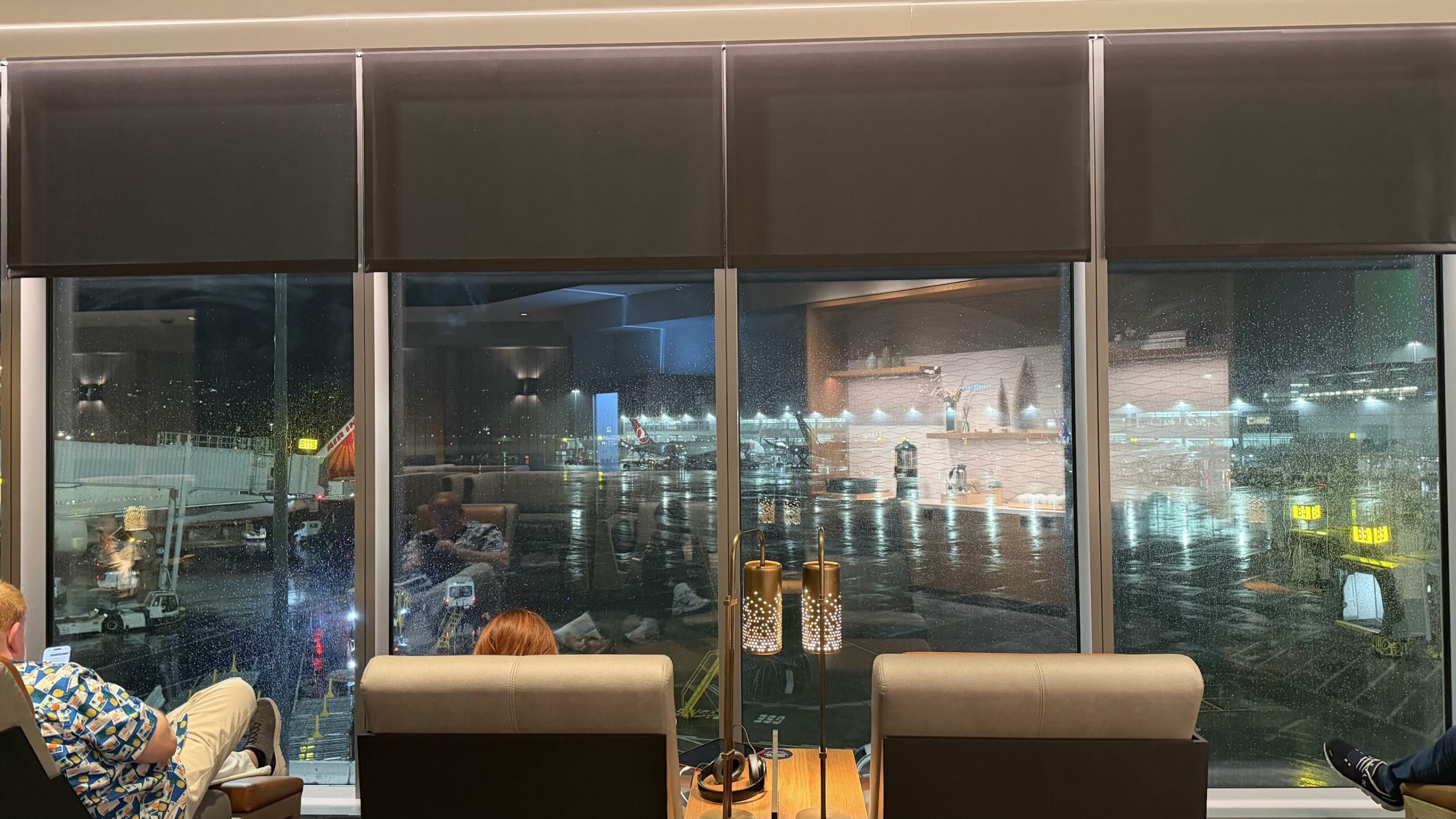 Alaska Lounge SFO seating area