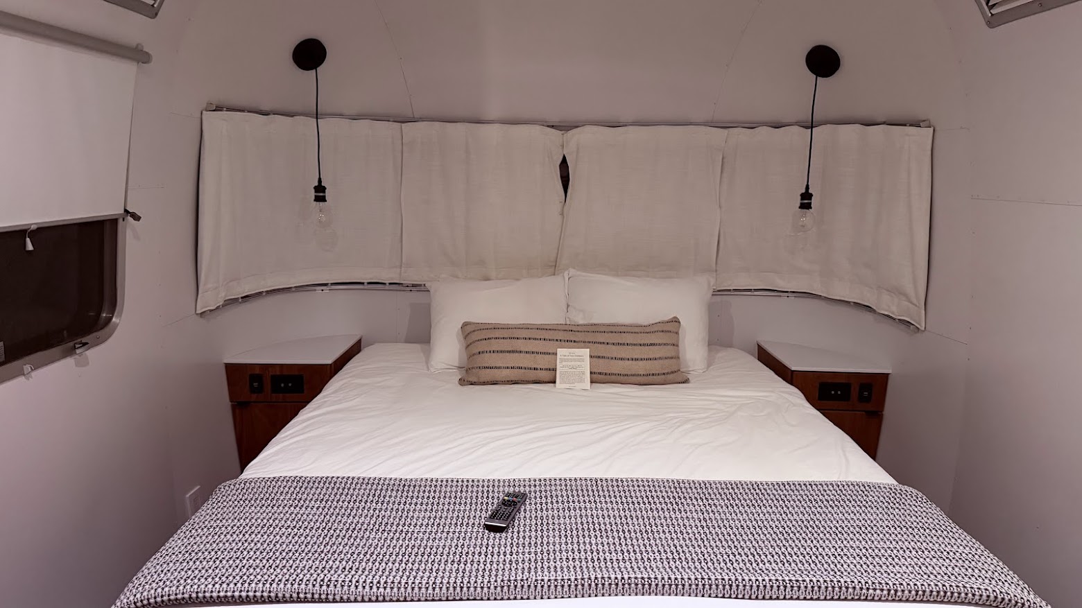 Queen size bed with Tempur-Pedic mattress