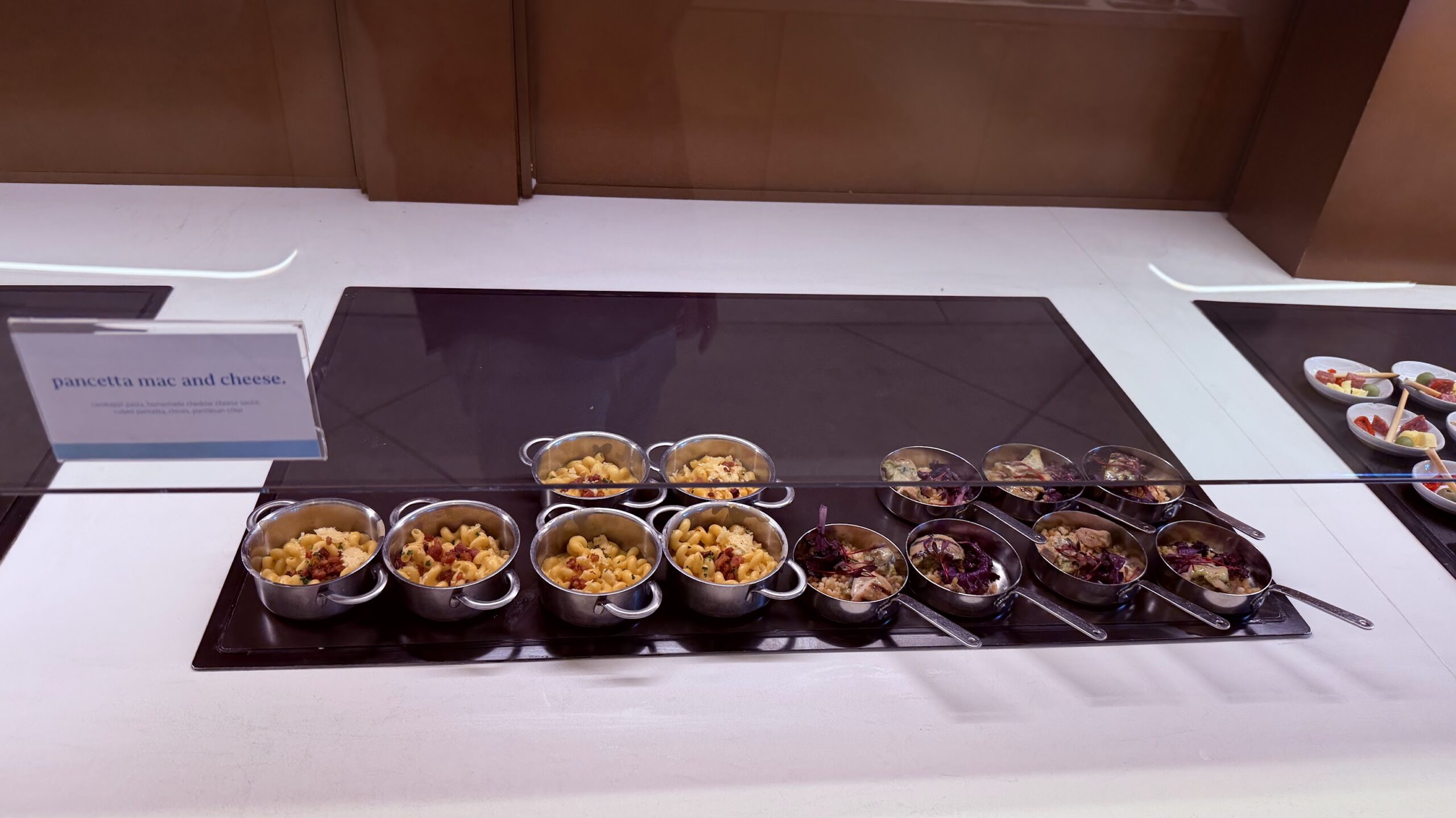 Capital One LAS pancetta mac and cheese