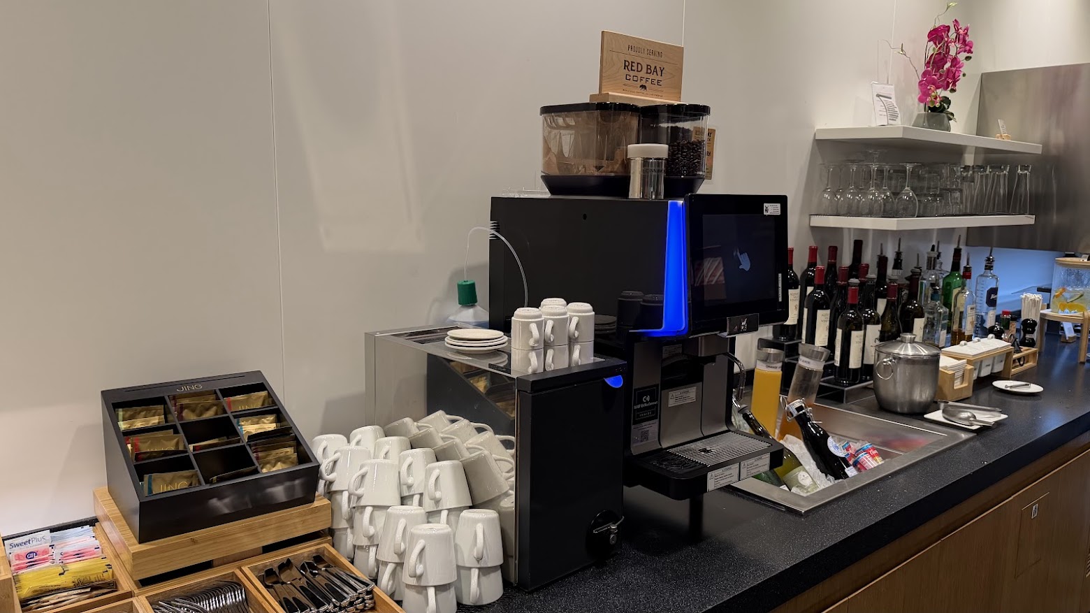 Cathay Pacific Lounge SFO coffee and tea