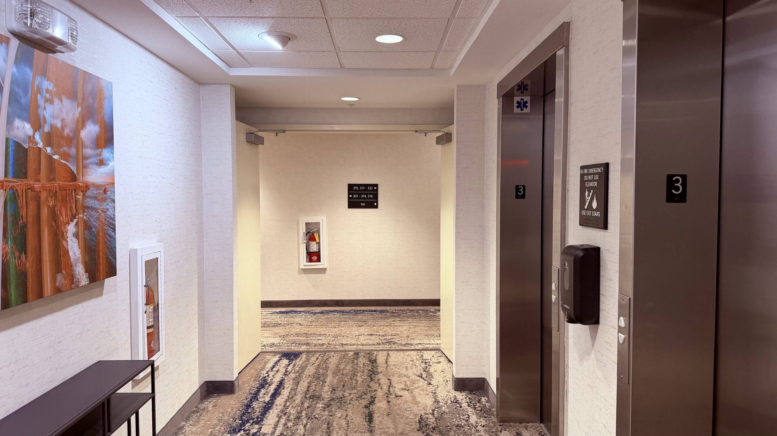 Hampton Inn & Suites San Luis Obispo hallway