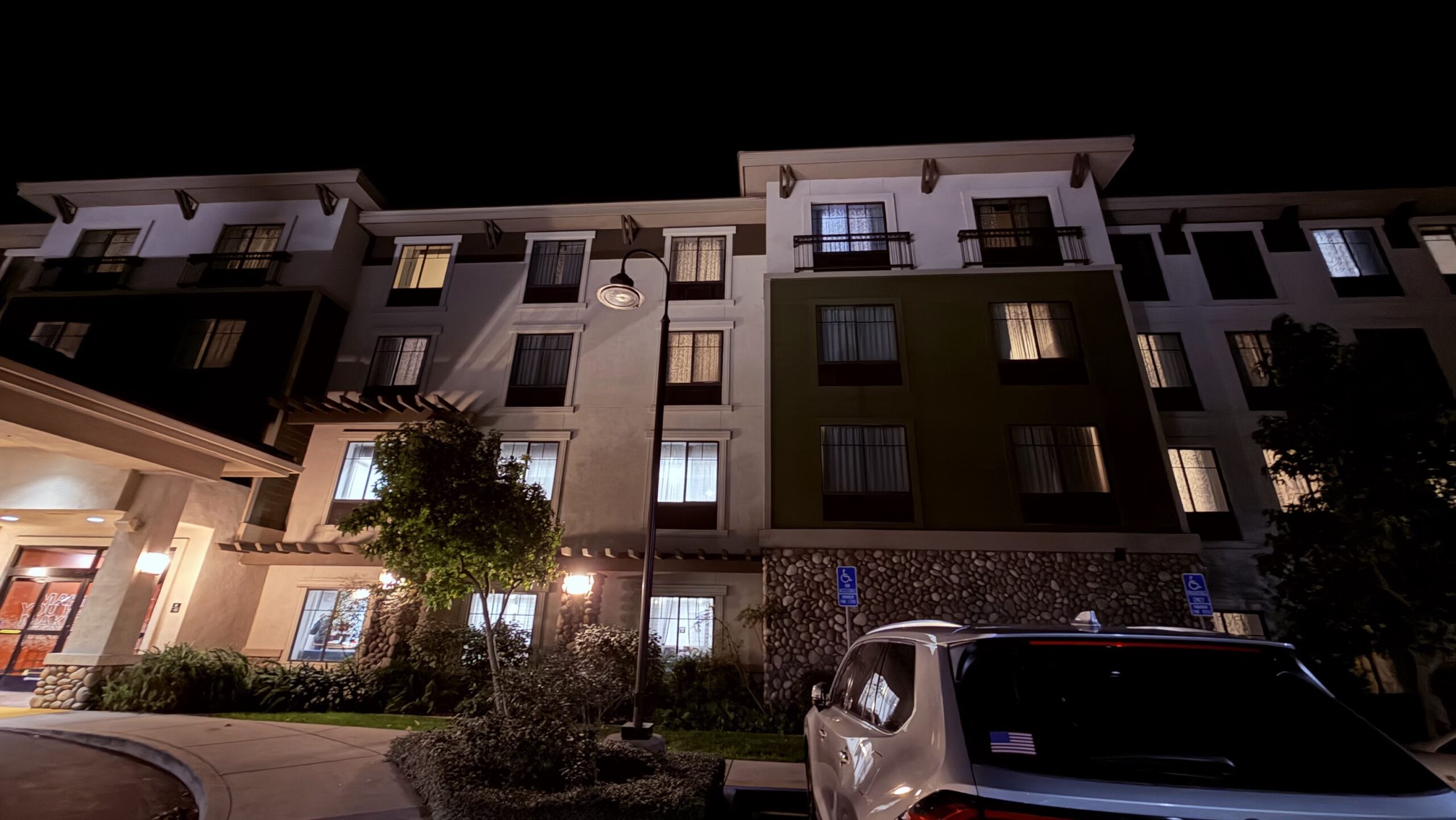 Exterior of Hampton Inn & Suites San Luis Obispo