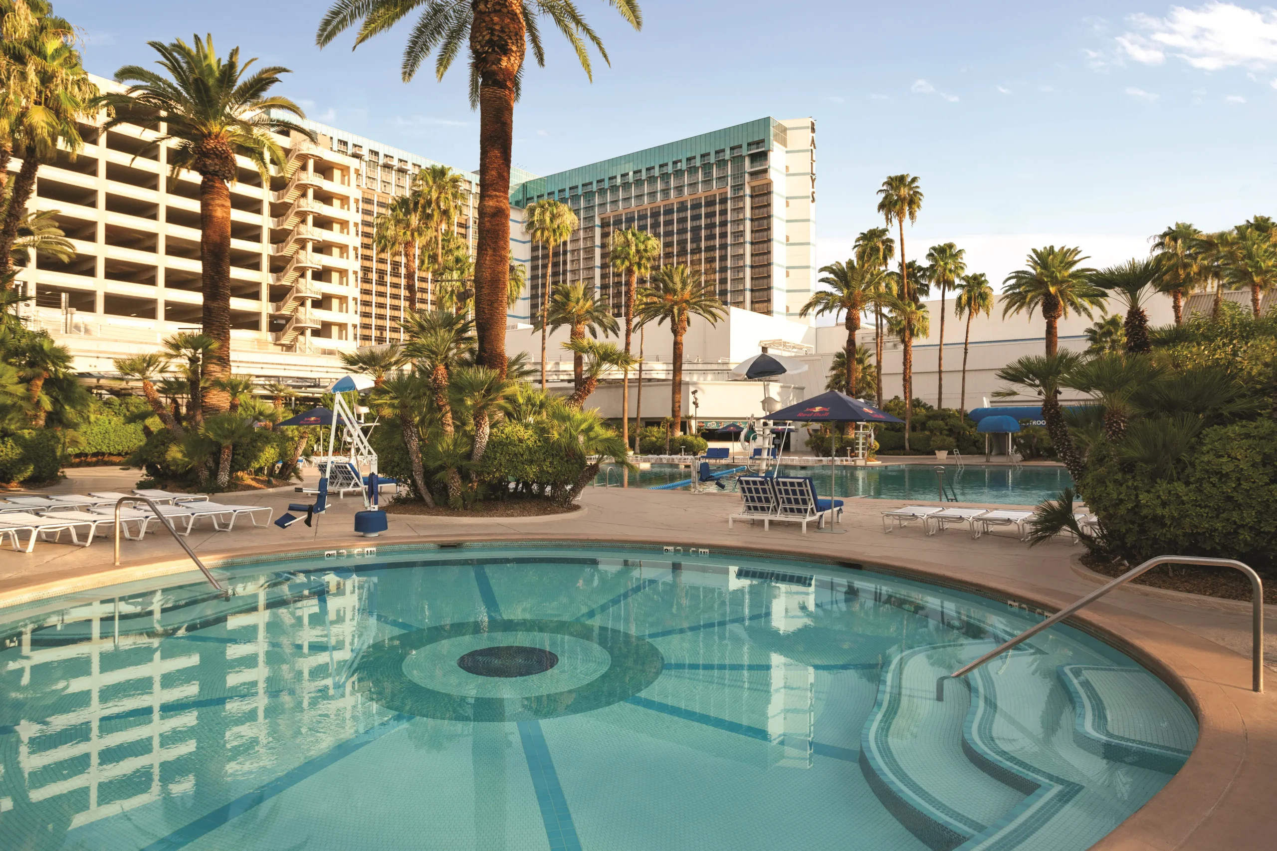 Horseshoe Las Vegas pool (photo: Caesars Entertainment)