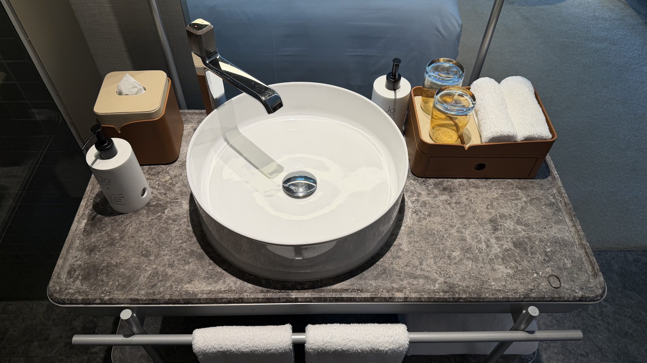 Pan Pacific Orchard Beach Terrace Balcony King room's sink