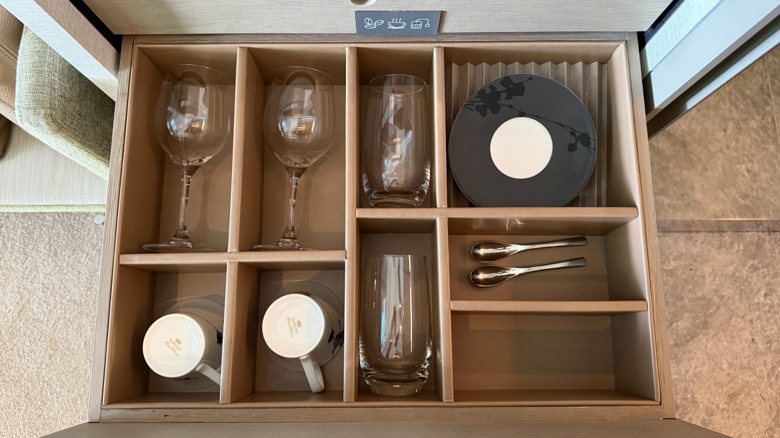 Glassware were provided in a drawer
