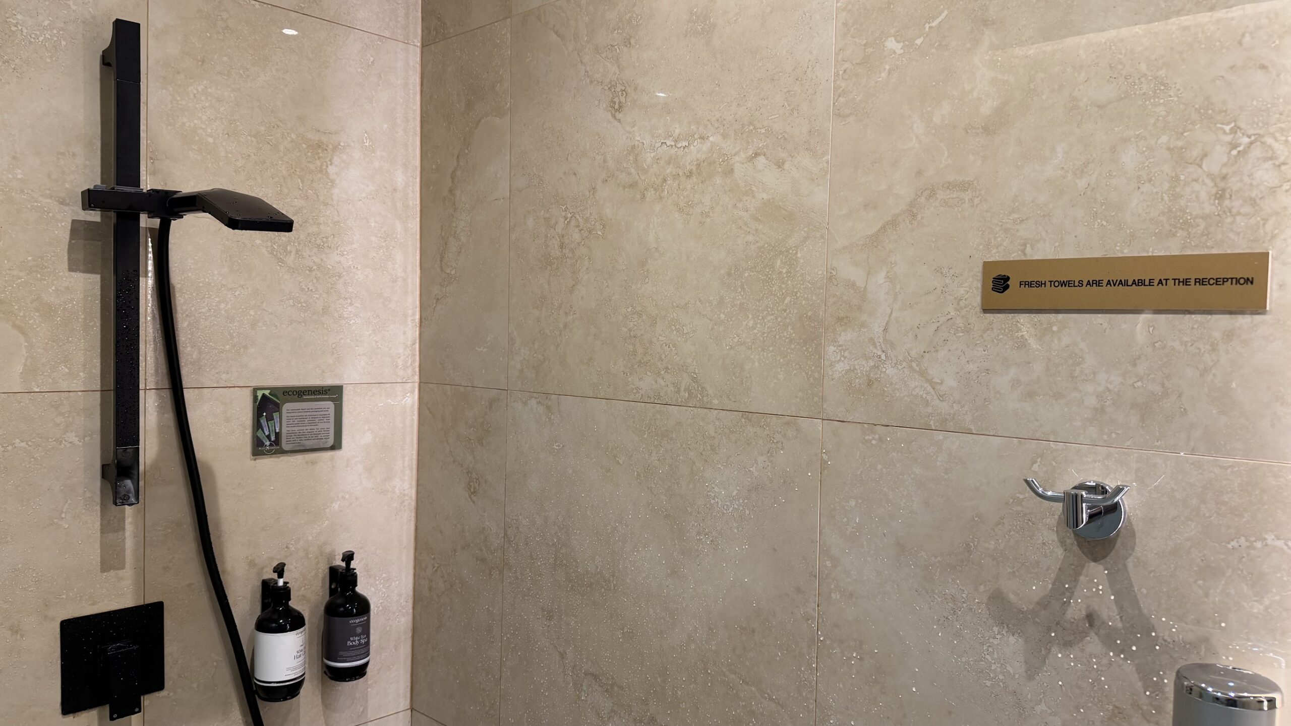SATS Premier Lounge T3 showers