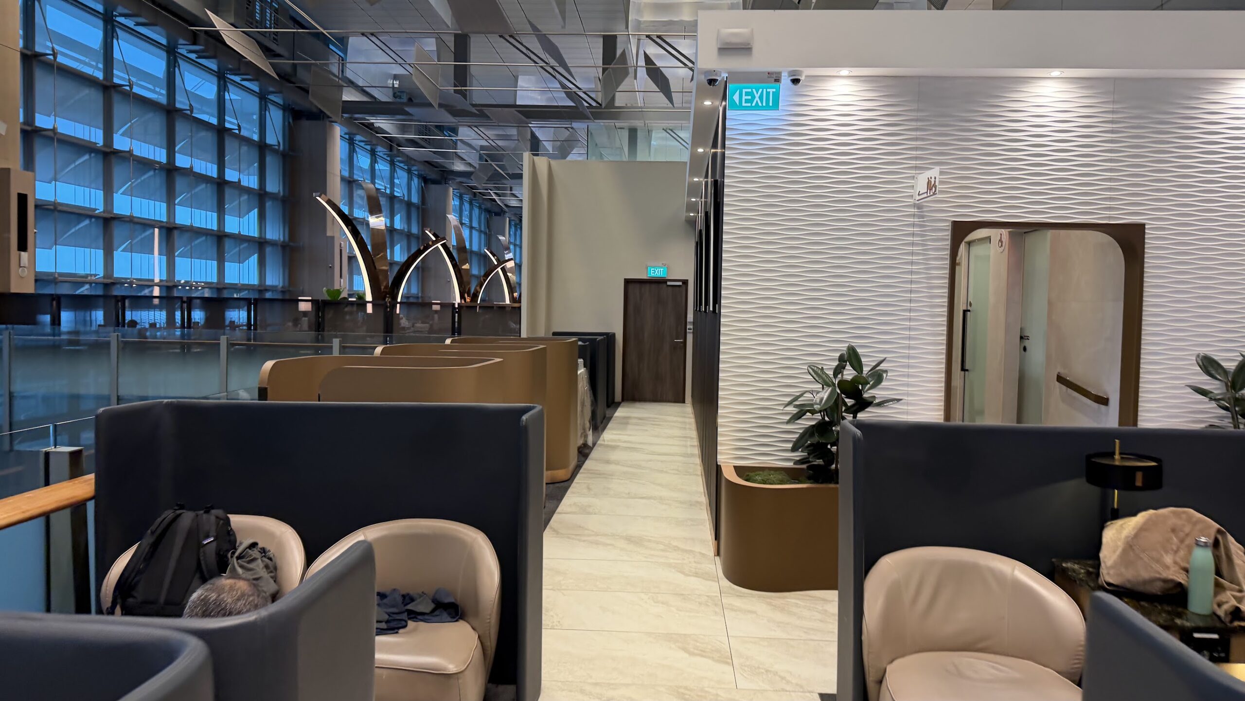 SATS Premier Lounge T3 seating area