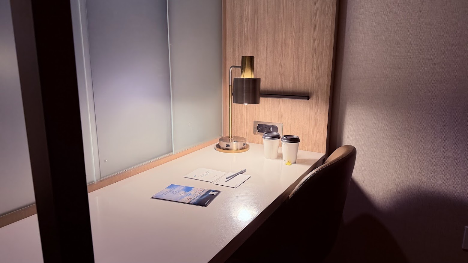 SpringHill Suites Monterey's 2 Queen Room workdesk