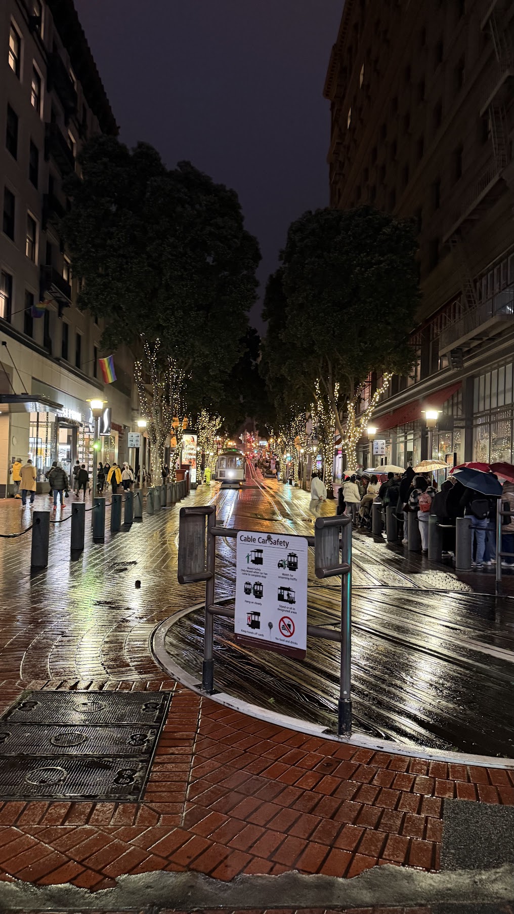 Cable car turnaround at Powell & Market Street
