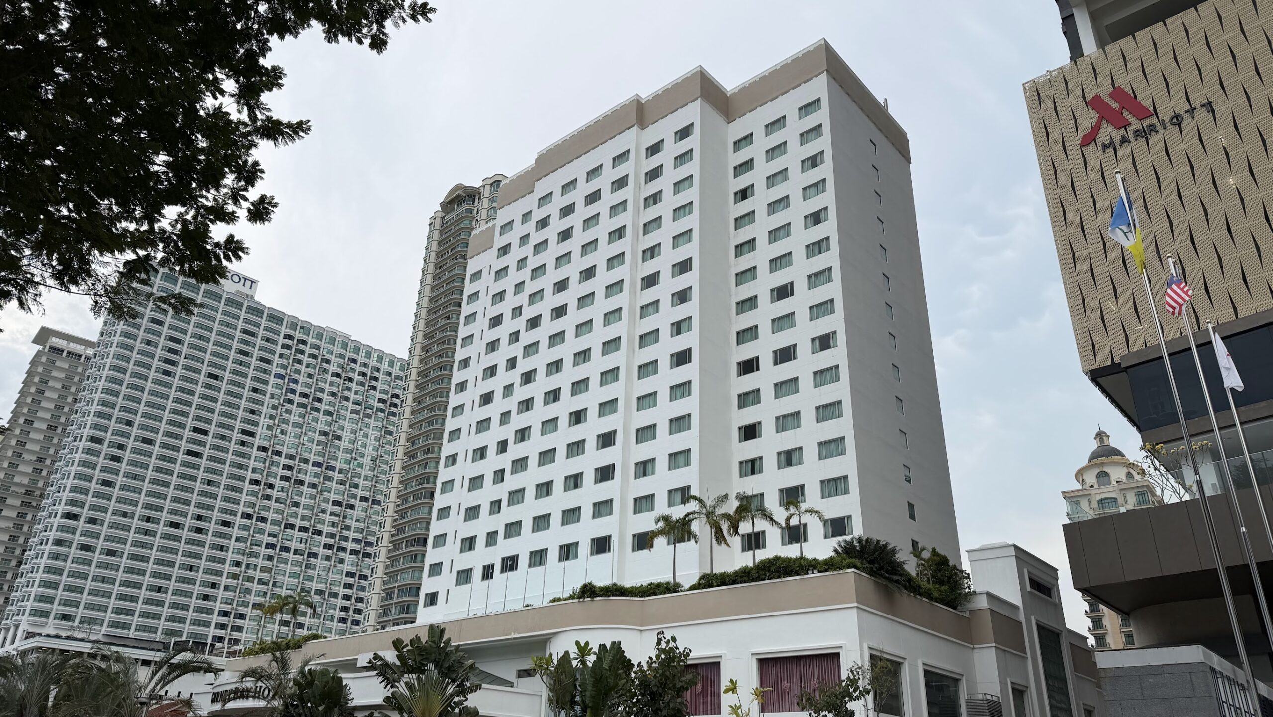 Gurney Bay Hotel exterior