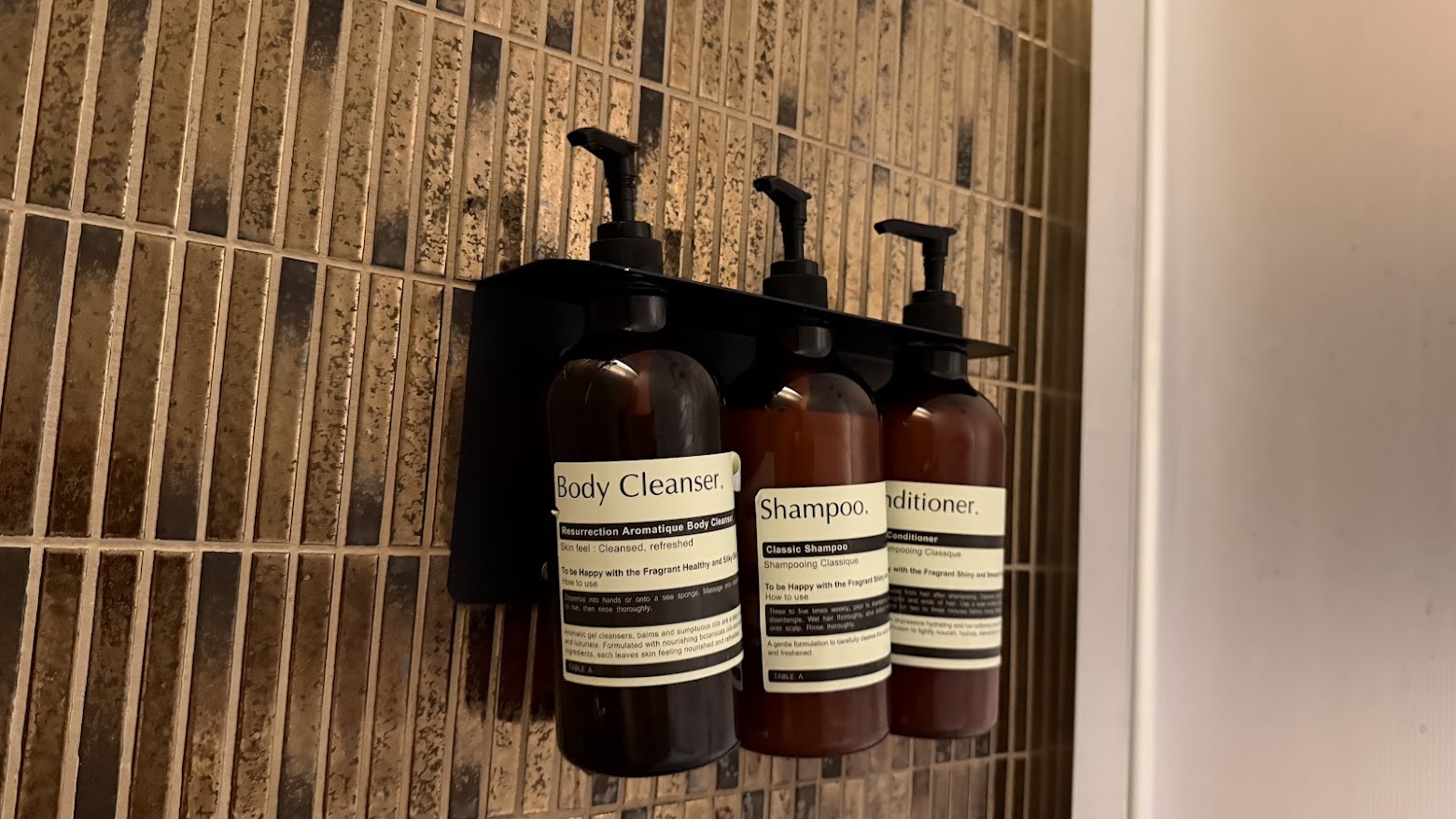 Korean Air Prestige Lounge East (Left) shower suite
