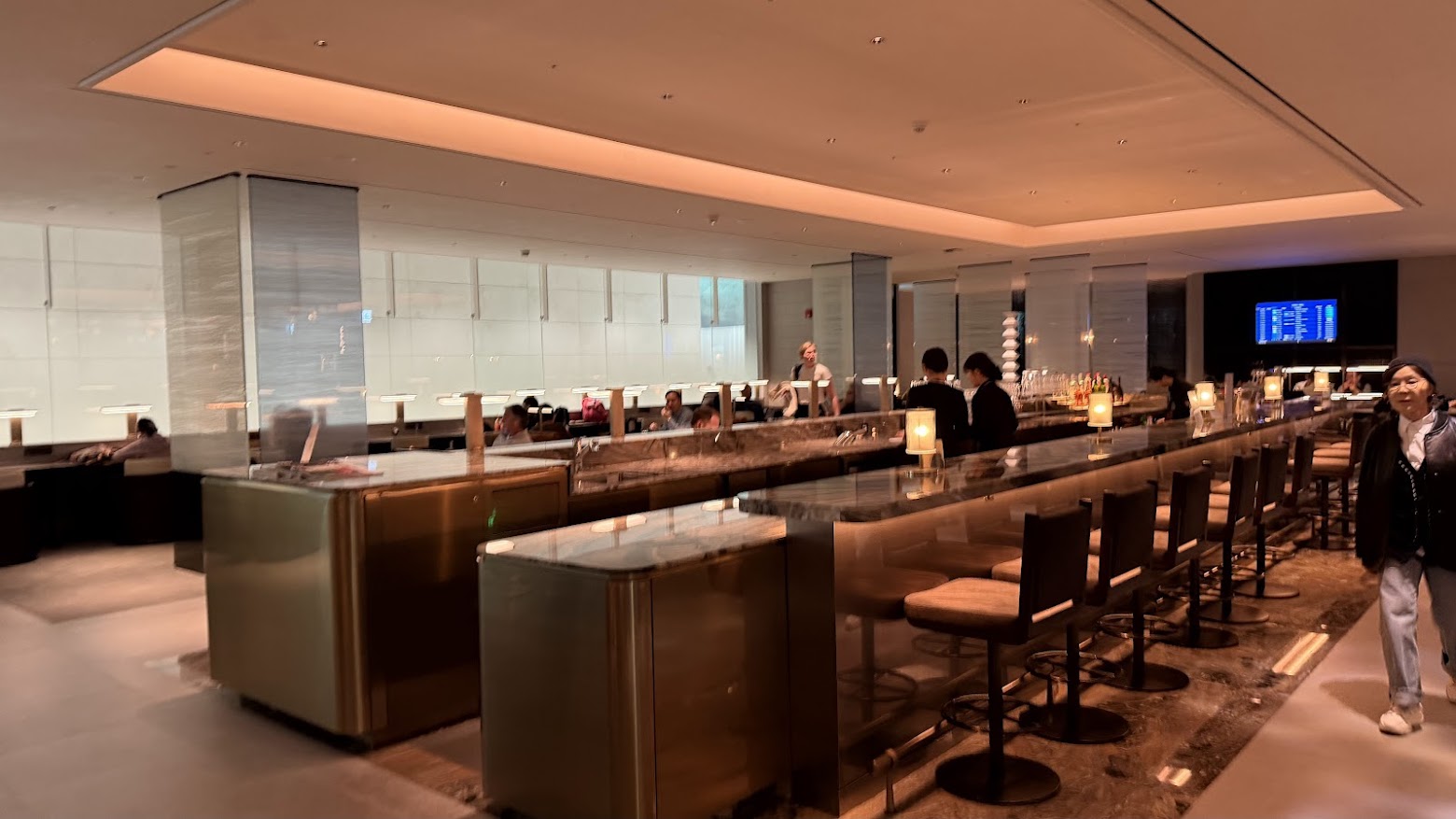 Korean Air Prestige Lounge East (Left) bar
