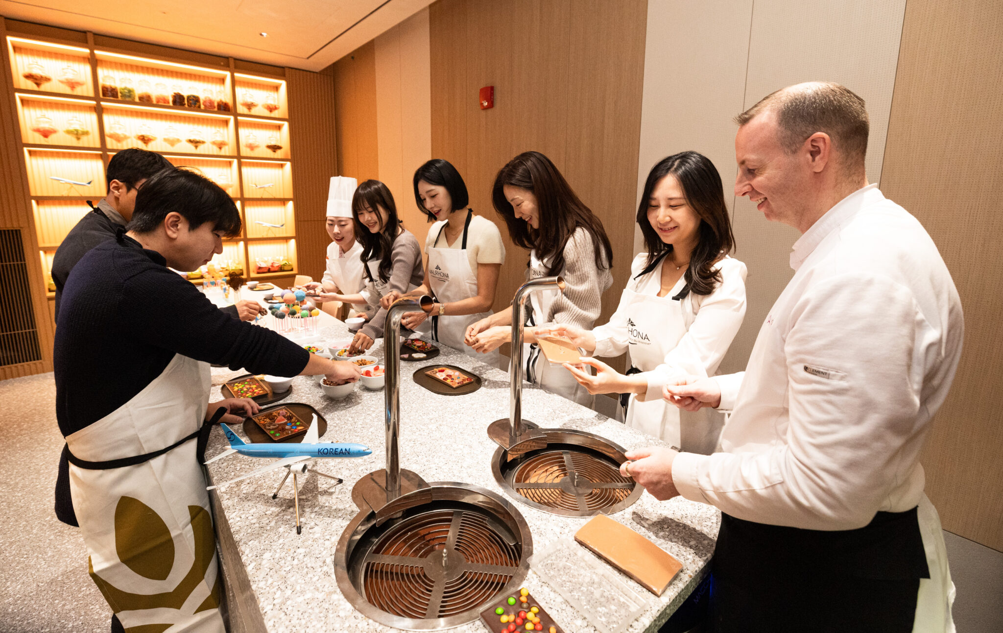 Korean Air Prestige Lounge East (Left) L'Atelier cooking studio (photo: Korean Air)