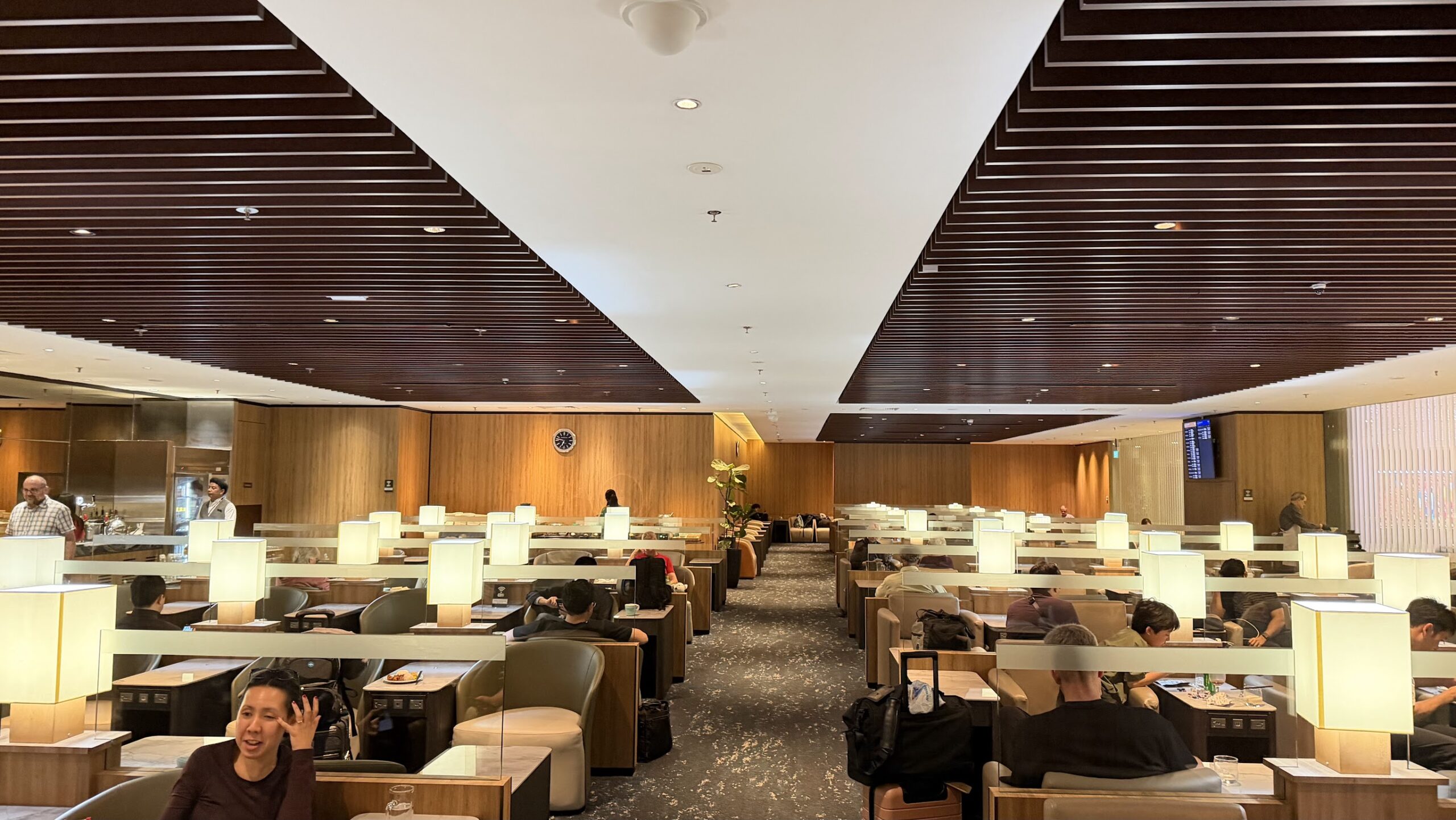 Singapore Airlines KrisFlyer Gold Lounge T2 seating area
