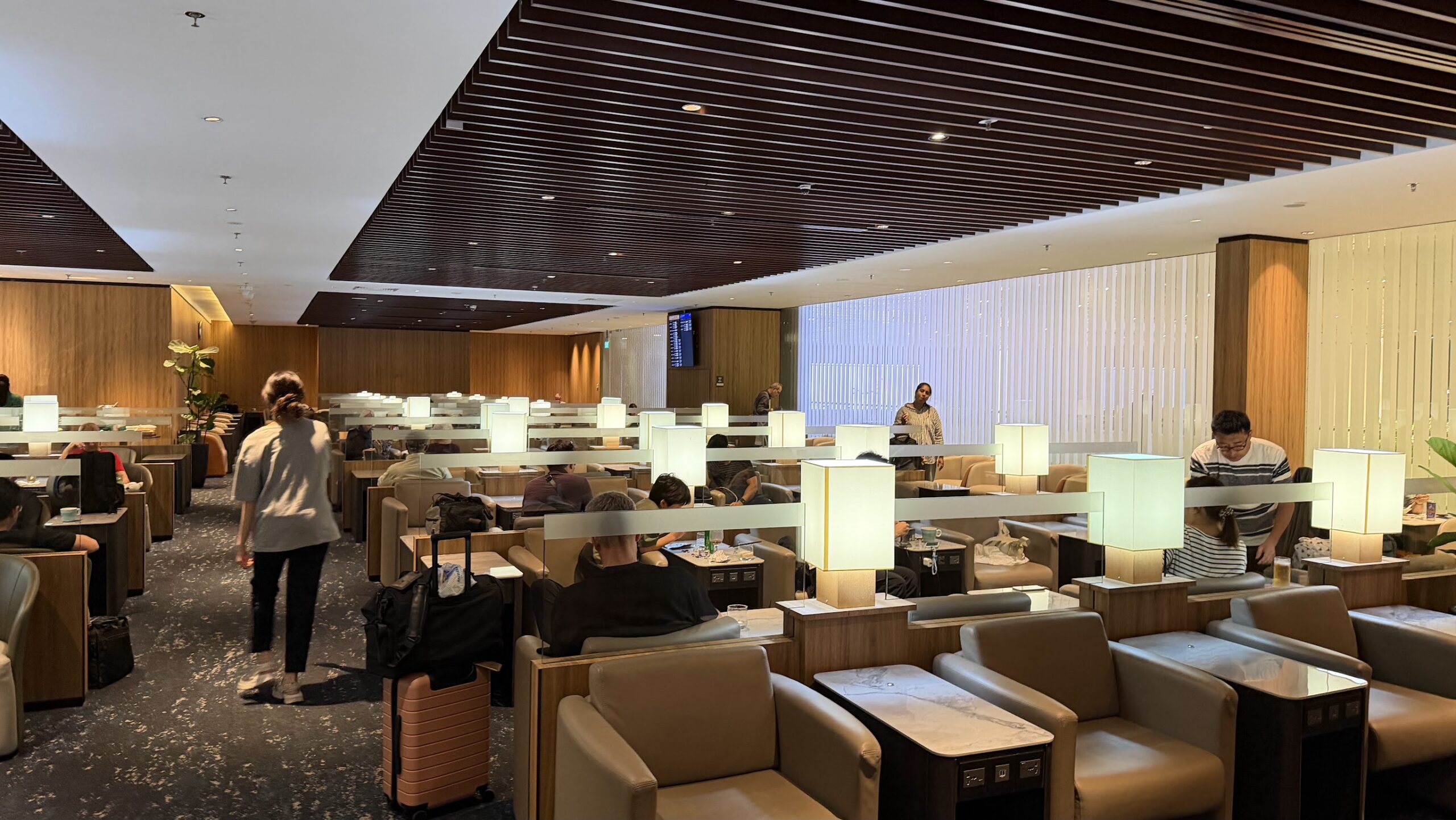 Singapore Airlines KrisFlyer Gold Lounge T2 seating area