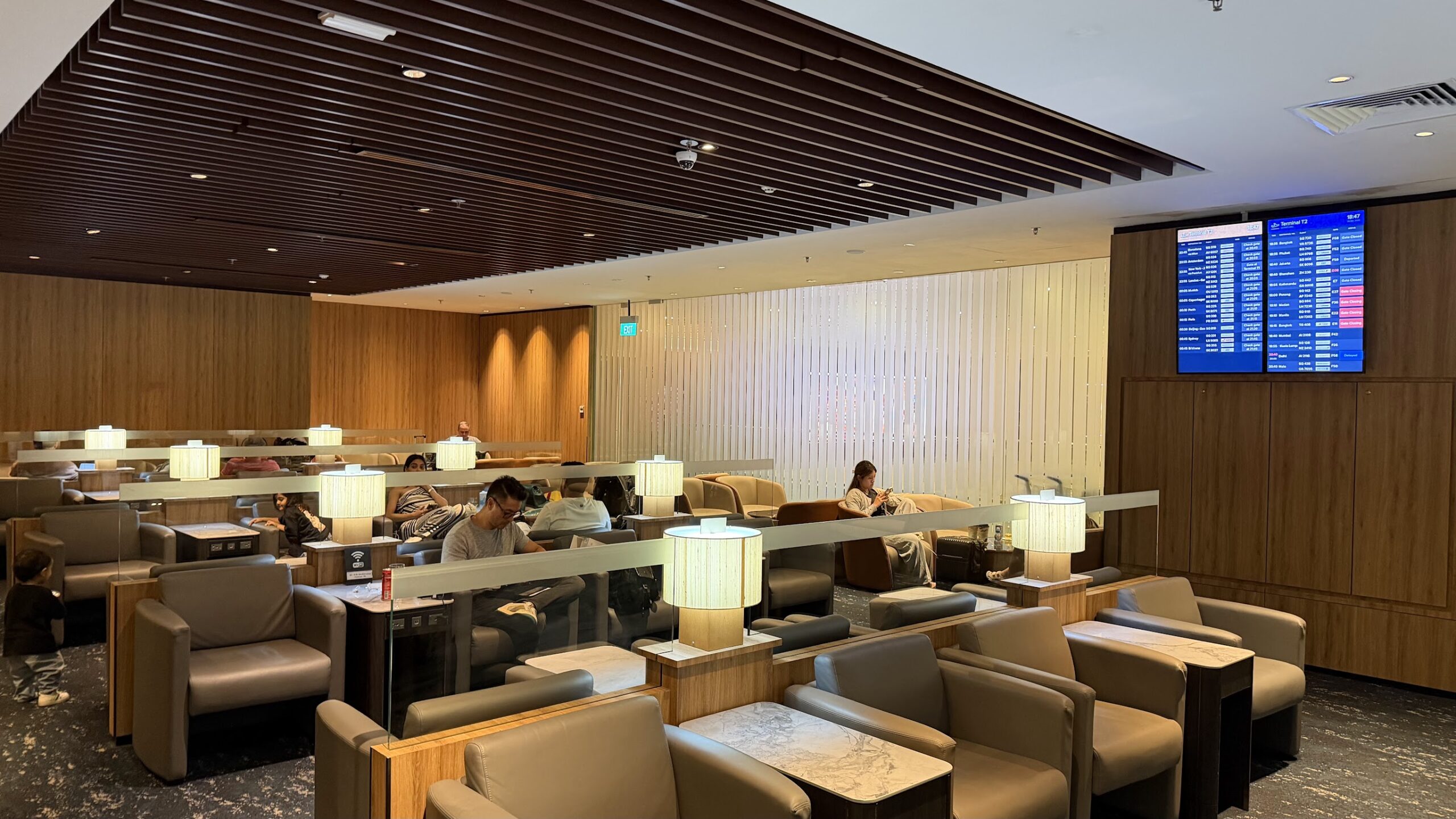 Singapore Airlines KrisFlyer Gold Lounge T2 seating area