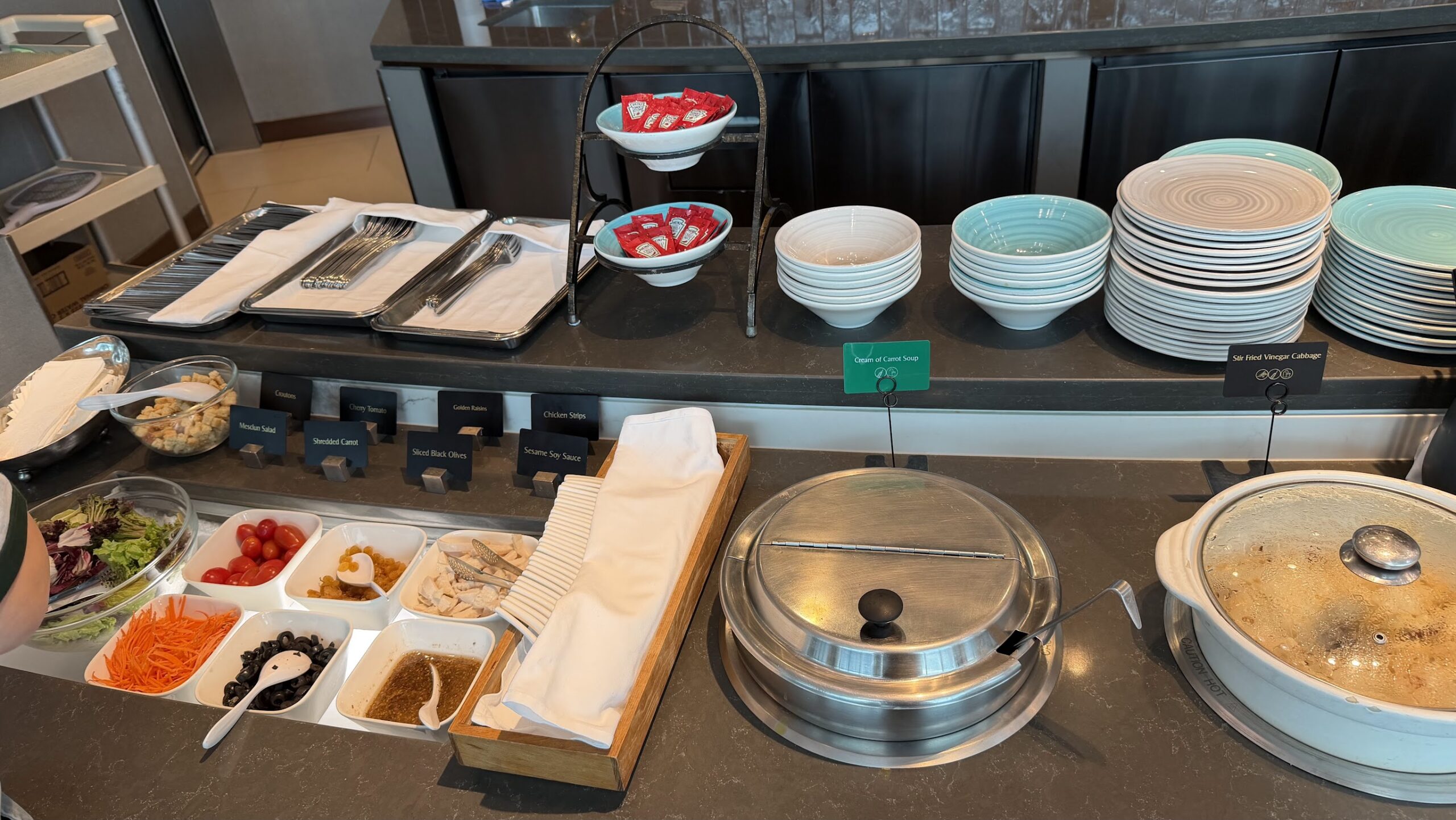 Singapore Airlines KrisFlyer Gold Lounge T3 buffet