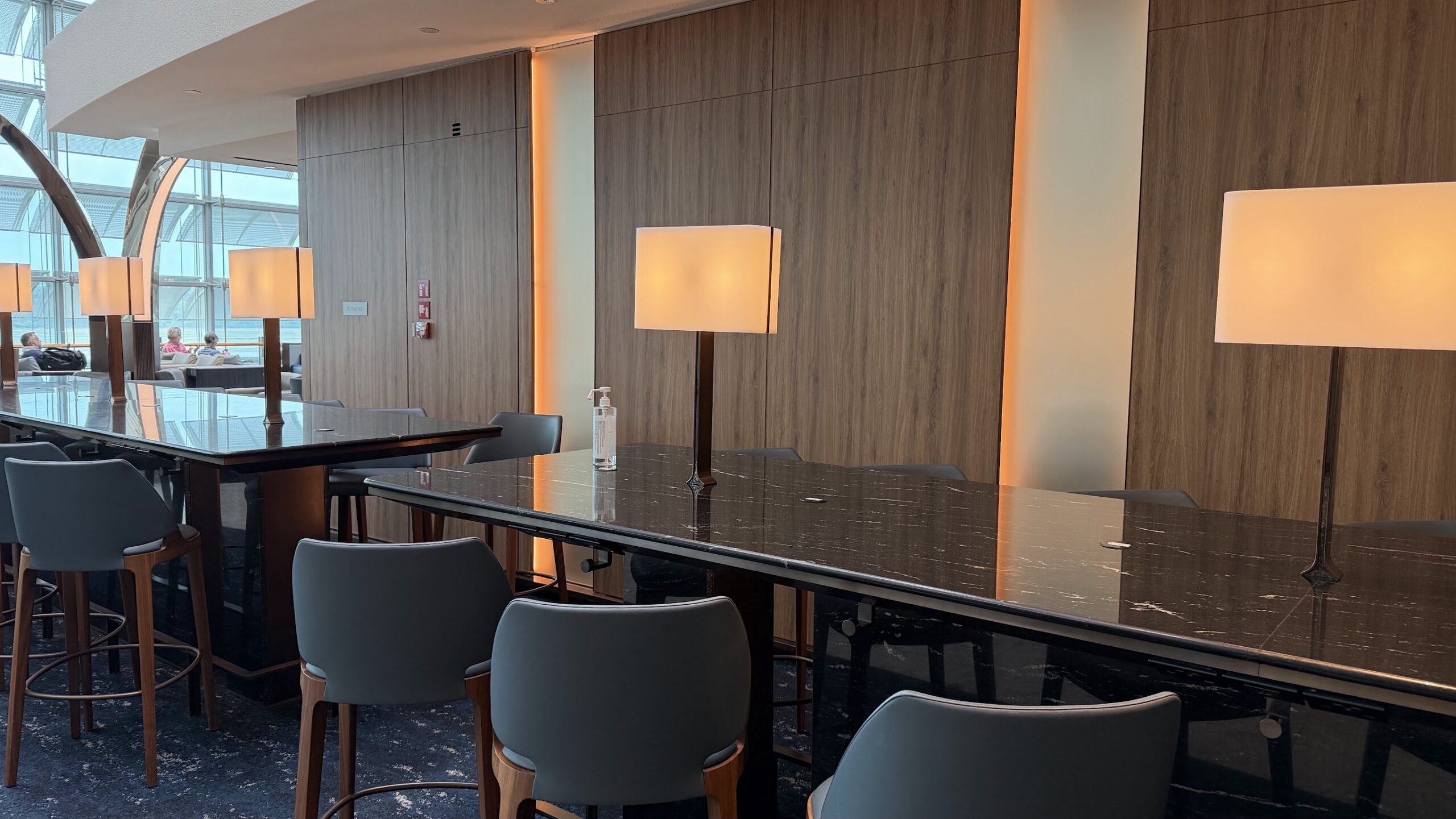 Singapore Airlines KrisFlyer Gold Lounge T3 seating area