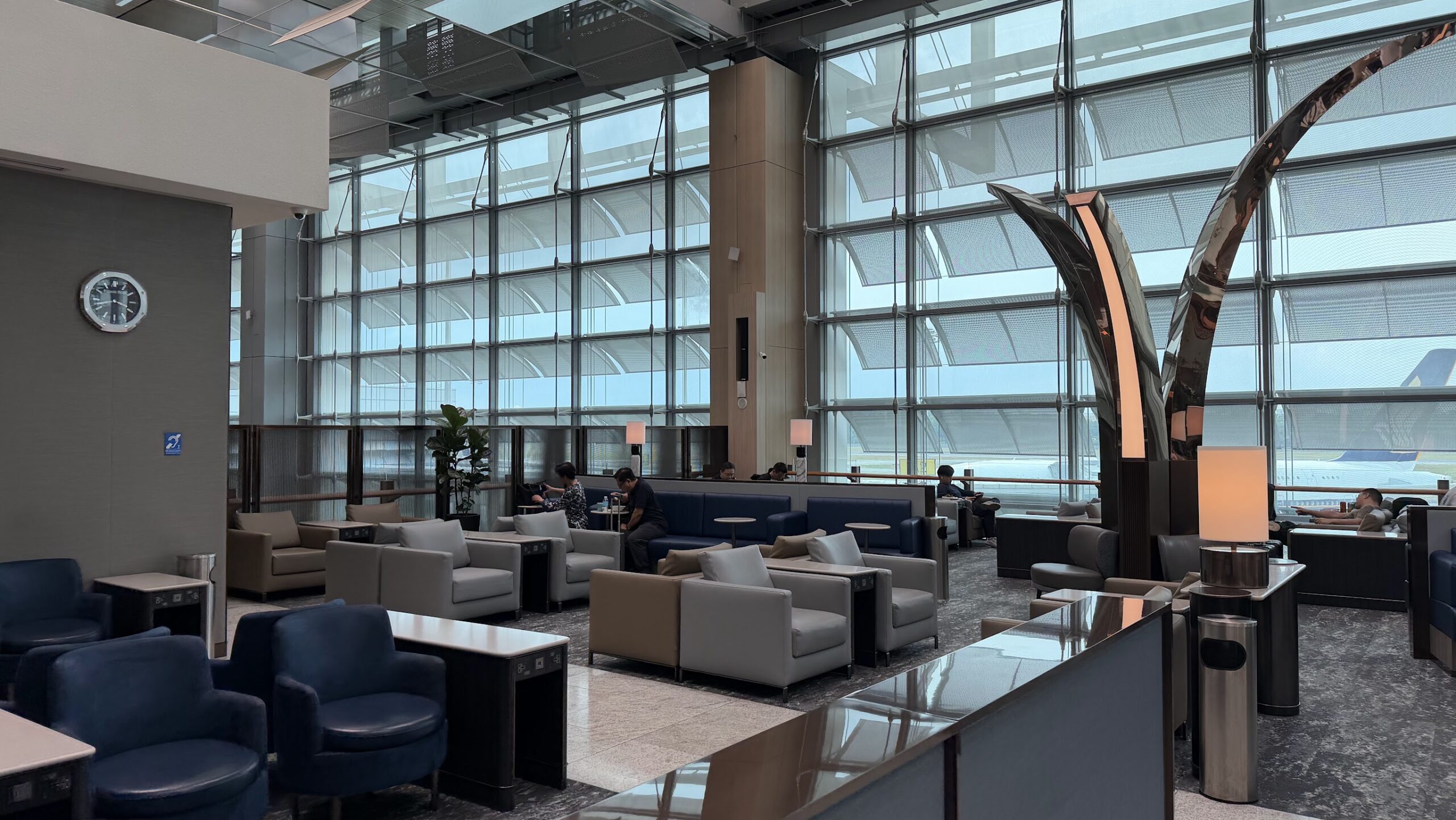 Singapore Airlines KrisFlyer Gold Lounge T3 seating area