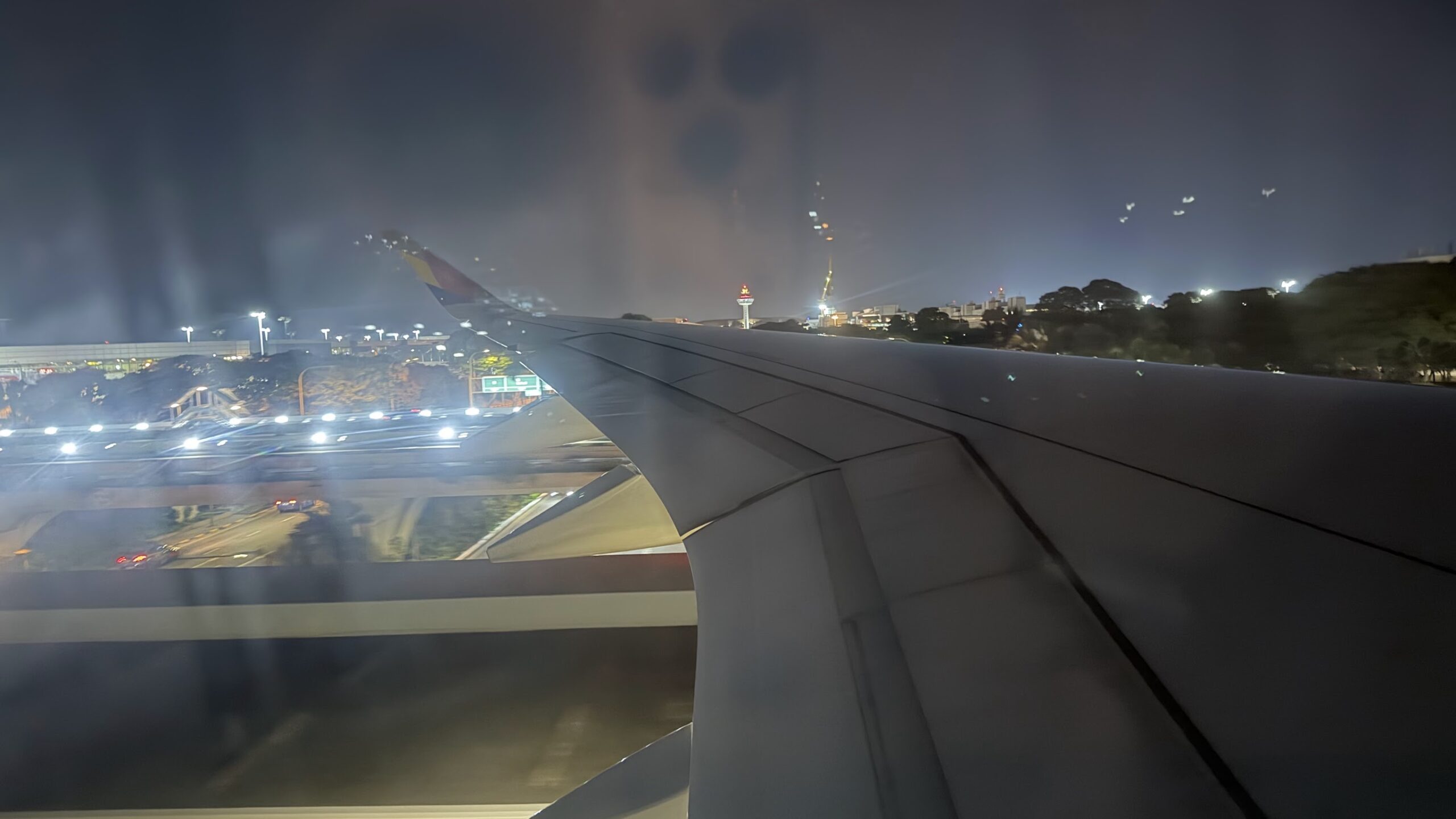 Asiana Airlines OZ752 taking off