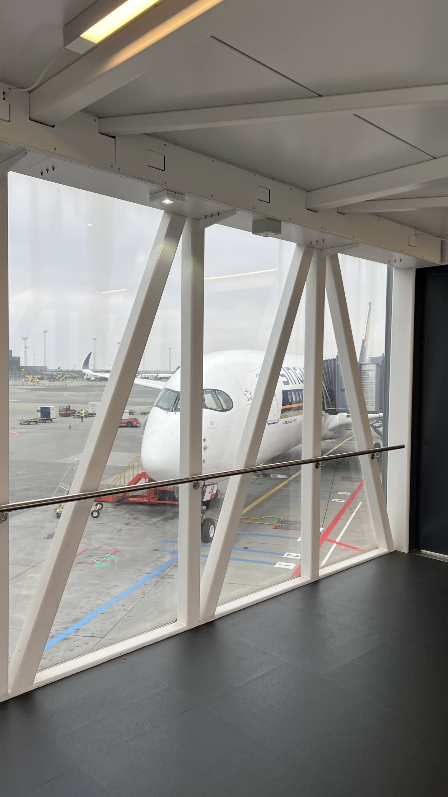 Singapore Airlines SQ351