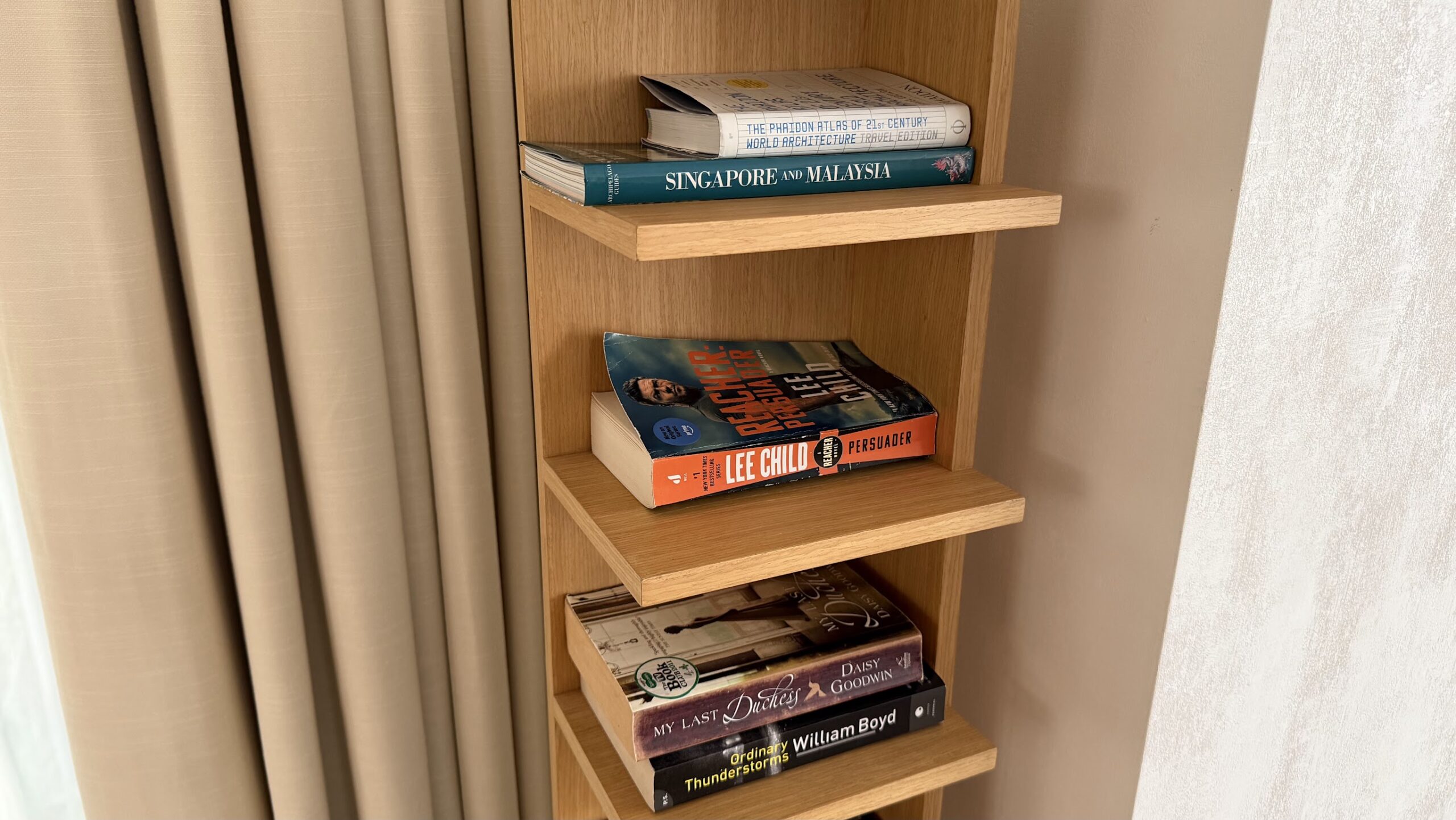 JW Marriott Hotel Singapore South Beach 1 Bedroom Larger Suite bookshelf