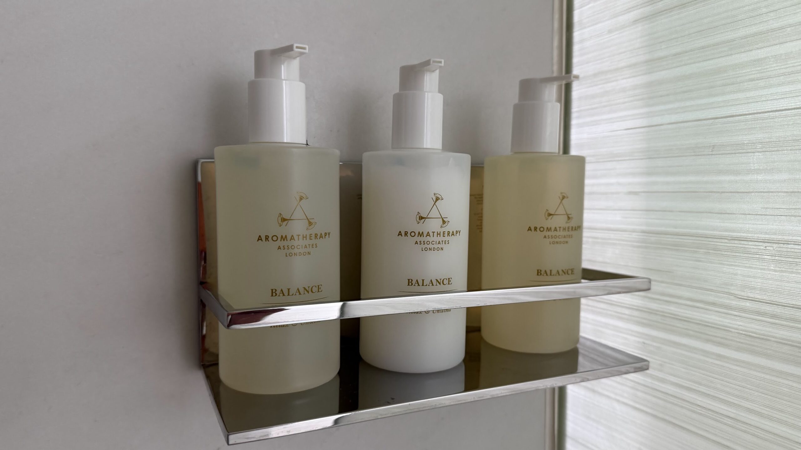 JW Marriott Hotel Singapore South Beach 1 Bedroom Larger Suite shower amenities