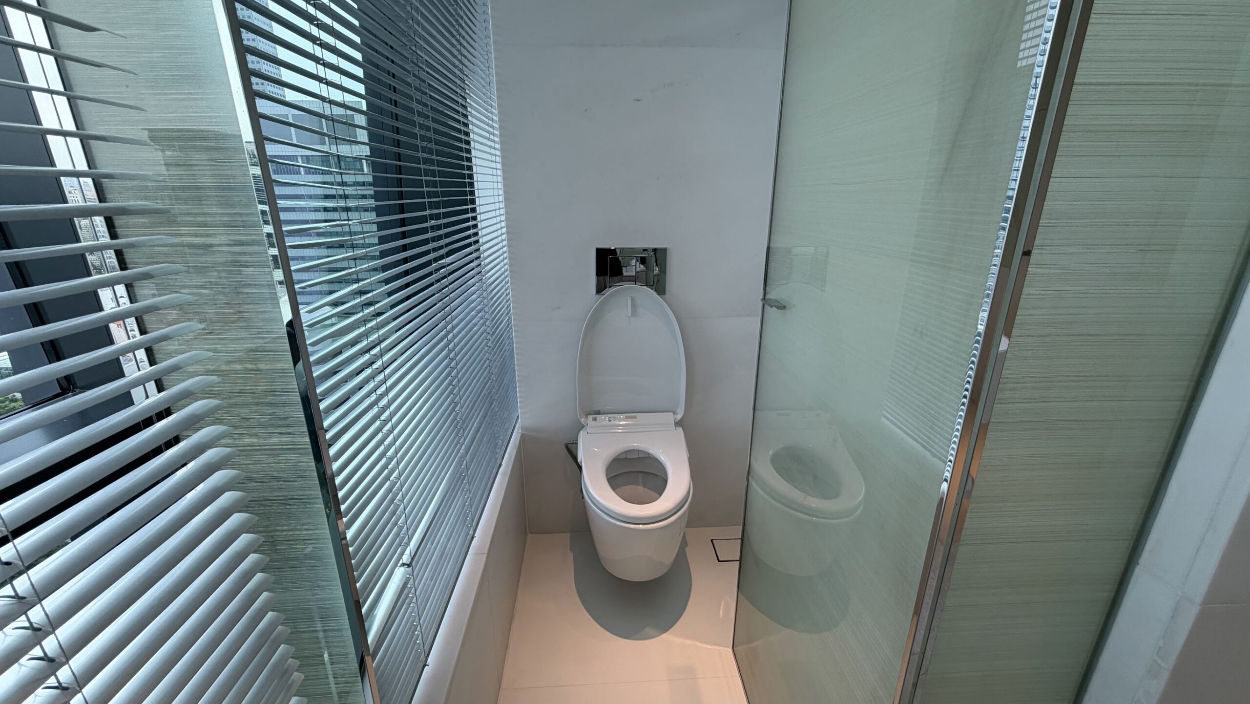 JW Marriott Hotel Singapore South Beach 1 Bedroom Larger Suite toilet