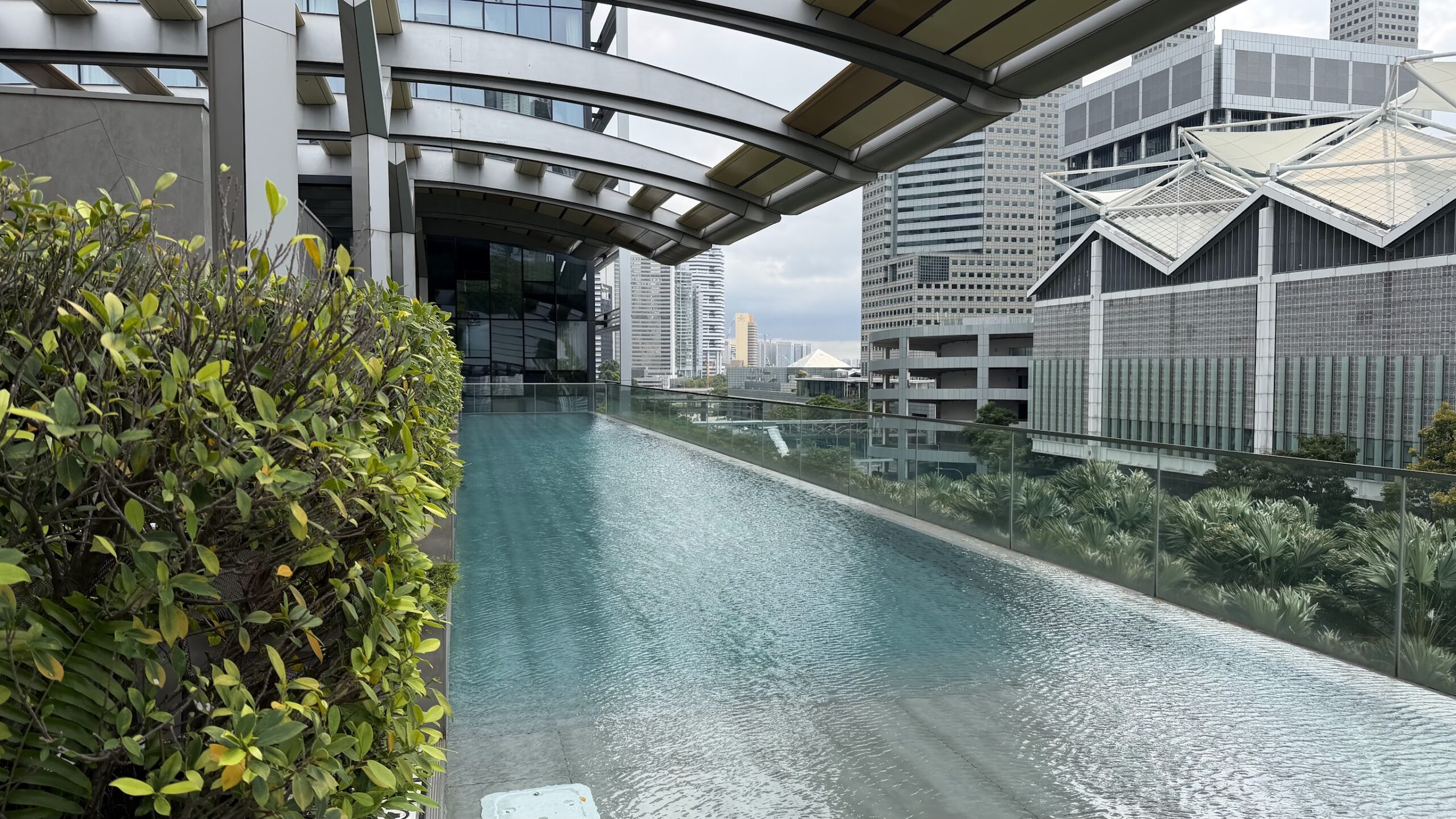 JW Marriott Hotel Singapore South Beach Ebb6 pool