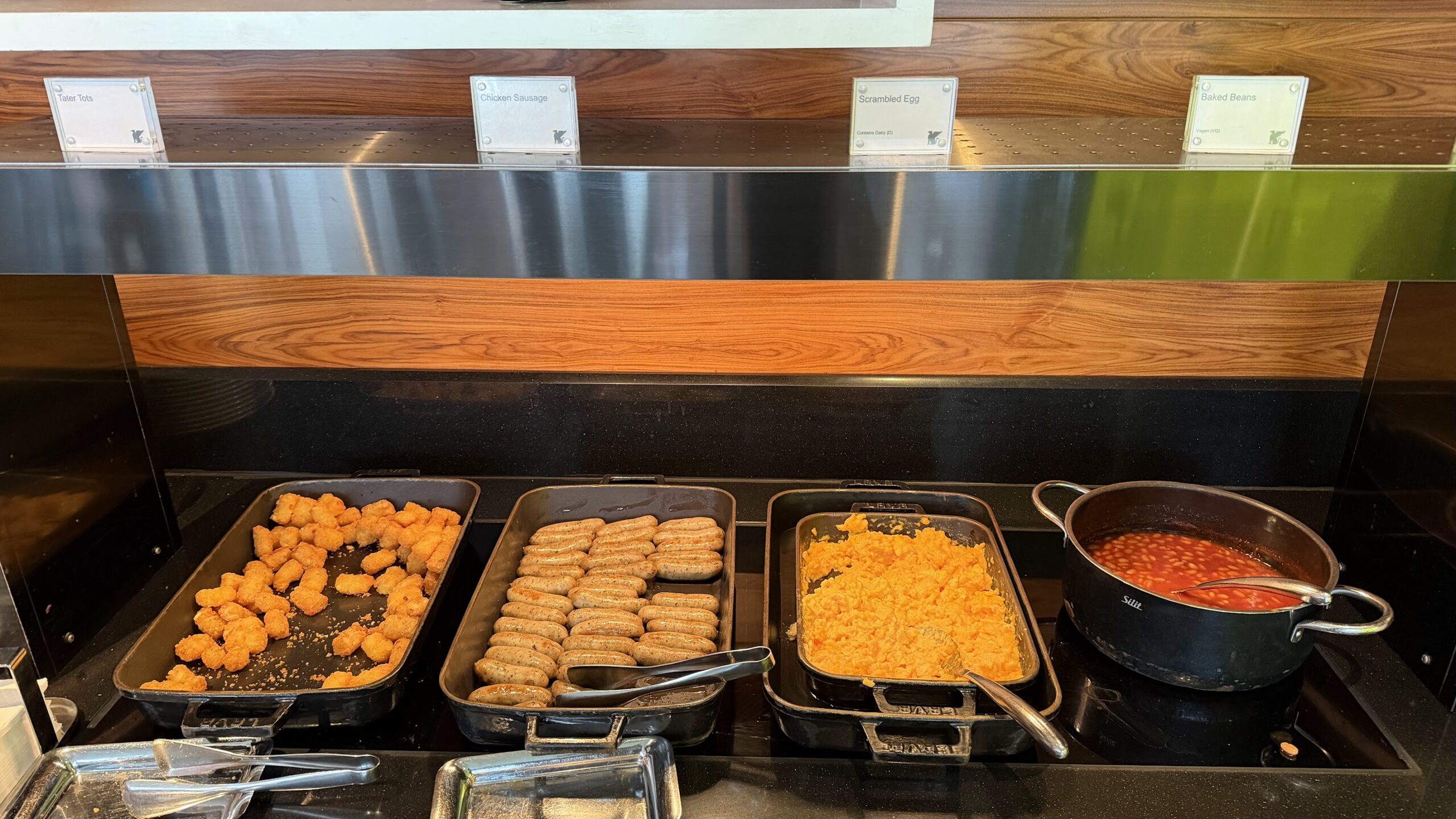 JW Marriott Hotel Singapore South Beach Executive Lounge breakfast