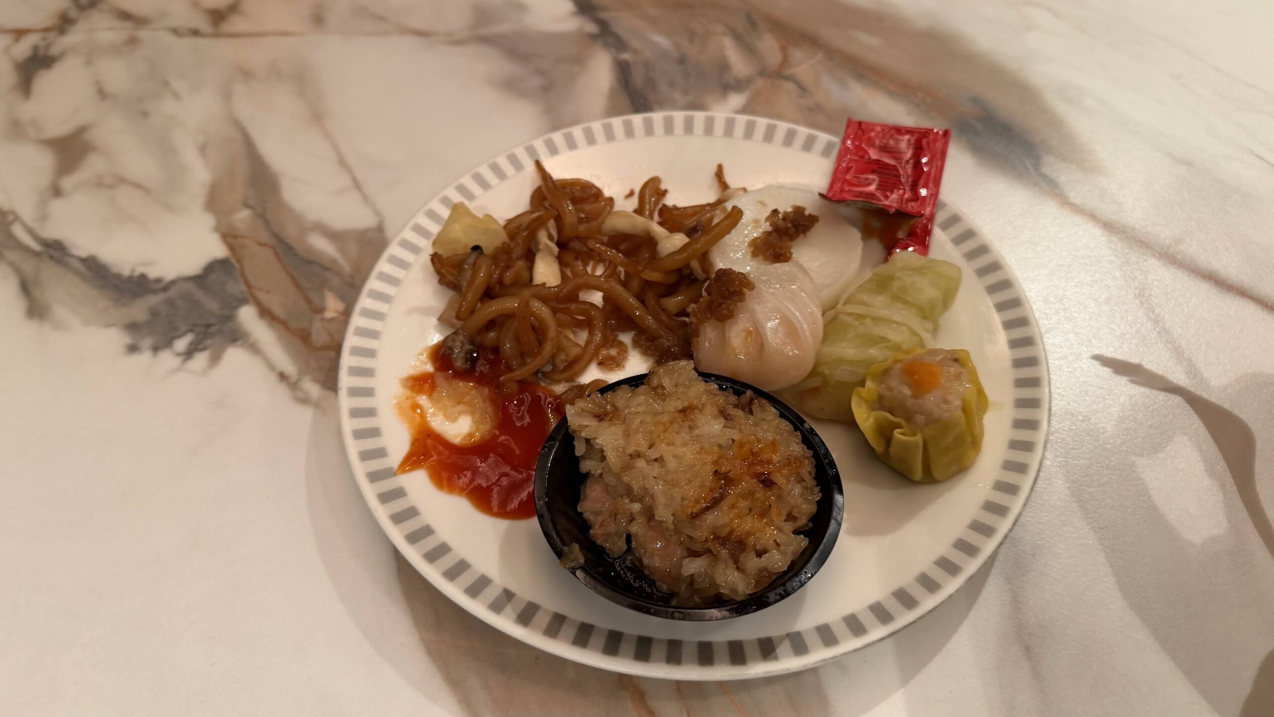 Singapore Airlines SilverKris Business Class Lounge T2 breakfast dim sum