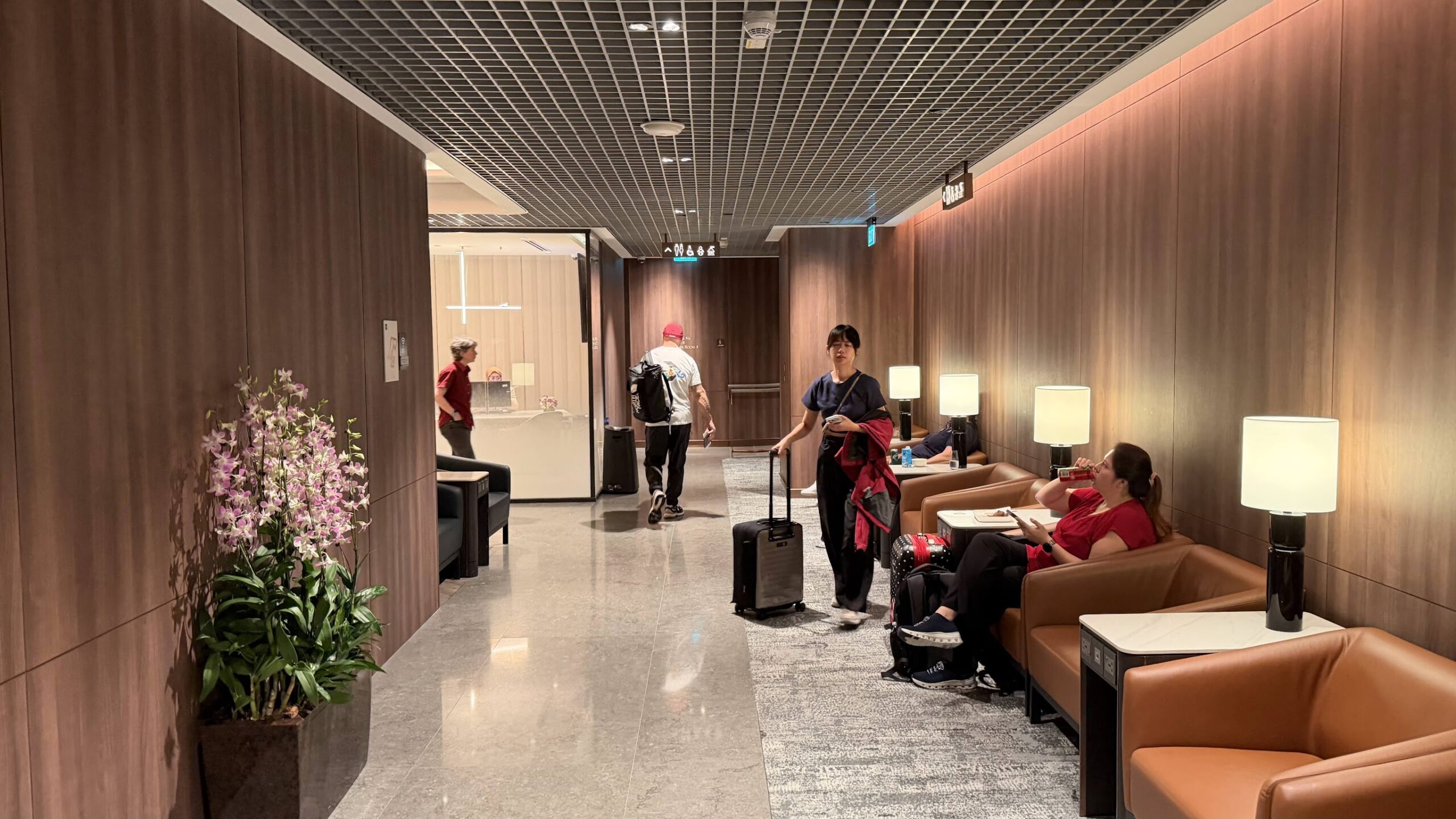 Singapore Airlines SilverKris Business Class Lounge T2 seating area right after entrance