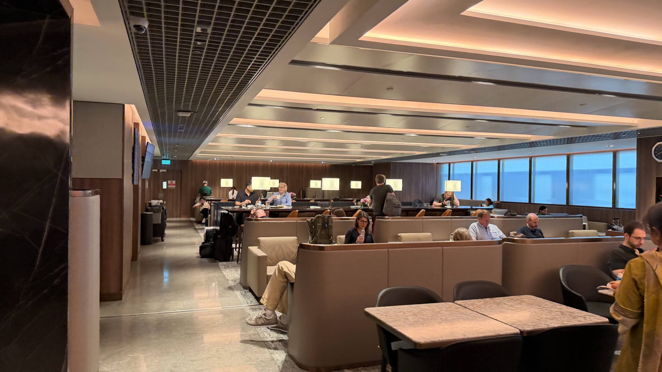 Singapore Airlines SilverKris Business Class Lounge T2 separate seating area to the right of the lounge