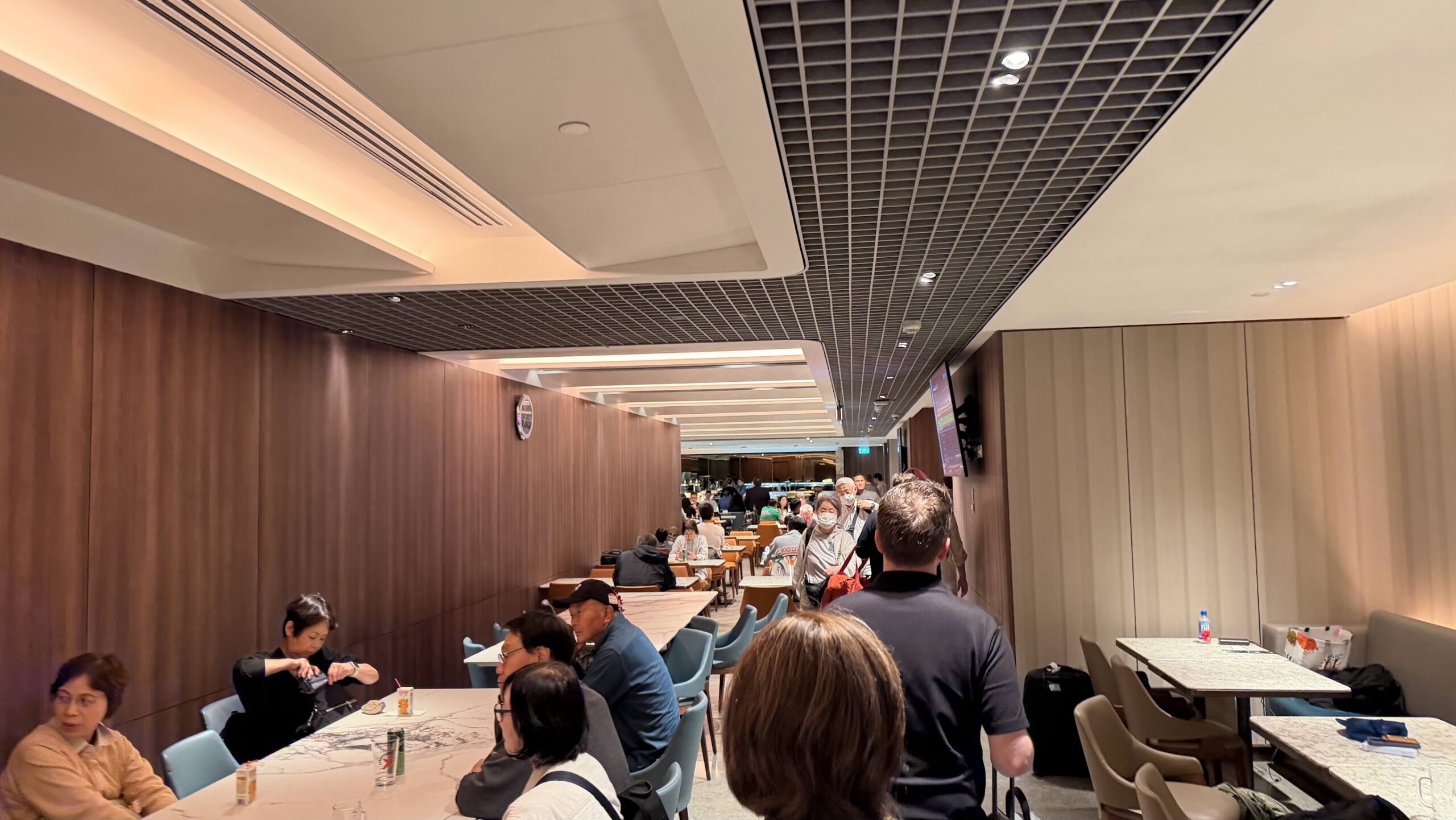 Singapore Airlines SilverKris Business Class Lounge T2 seating area