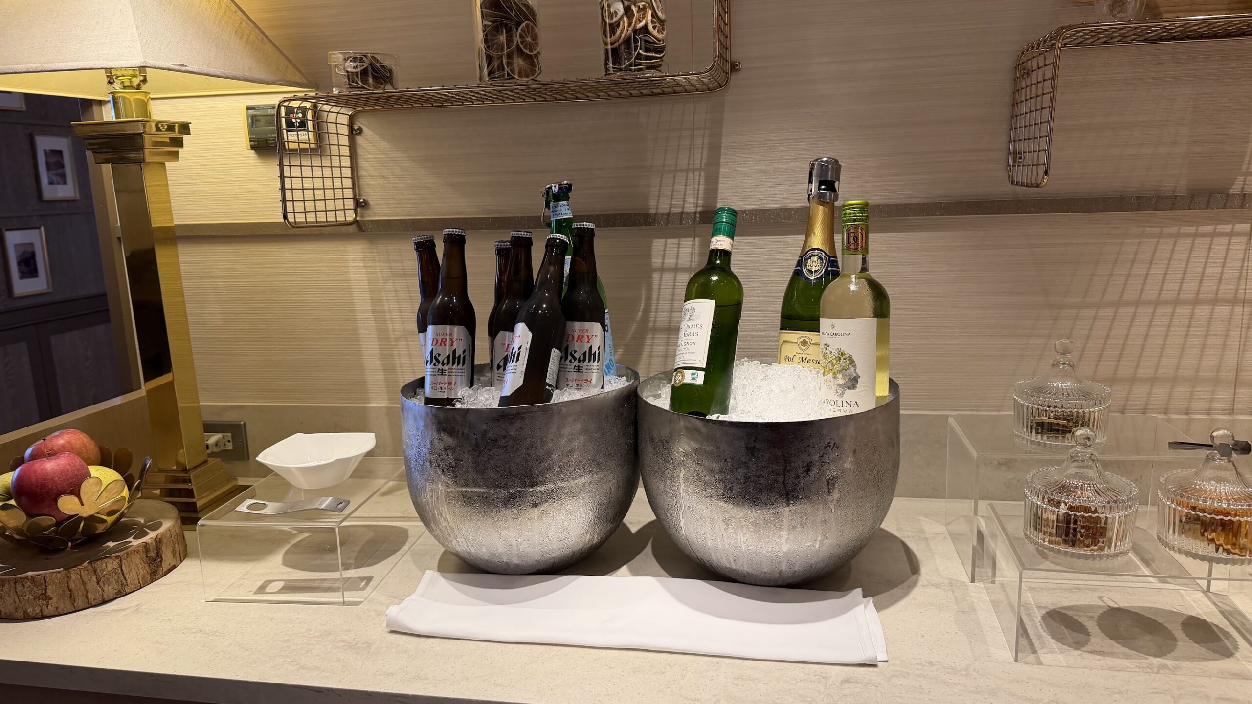 Swissotel Nankai Osaka Executive Lounge evening cocktails selection