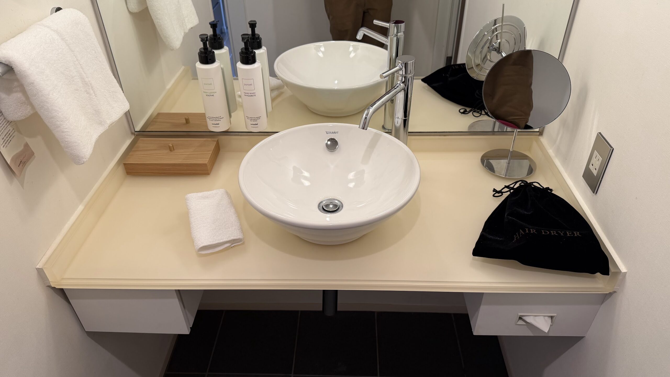 Swissotel Nankai Osaka Junior Suite King powder room and its amenities