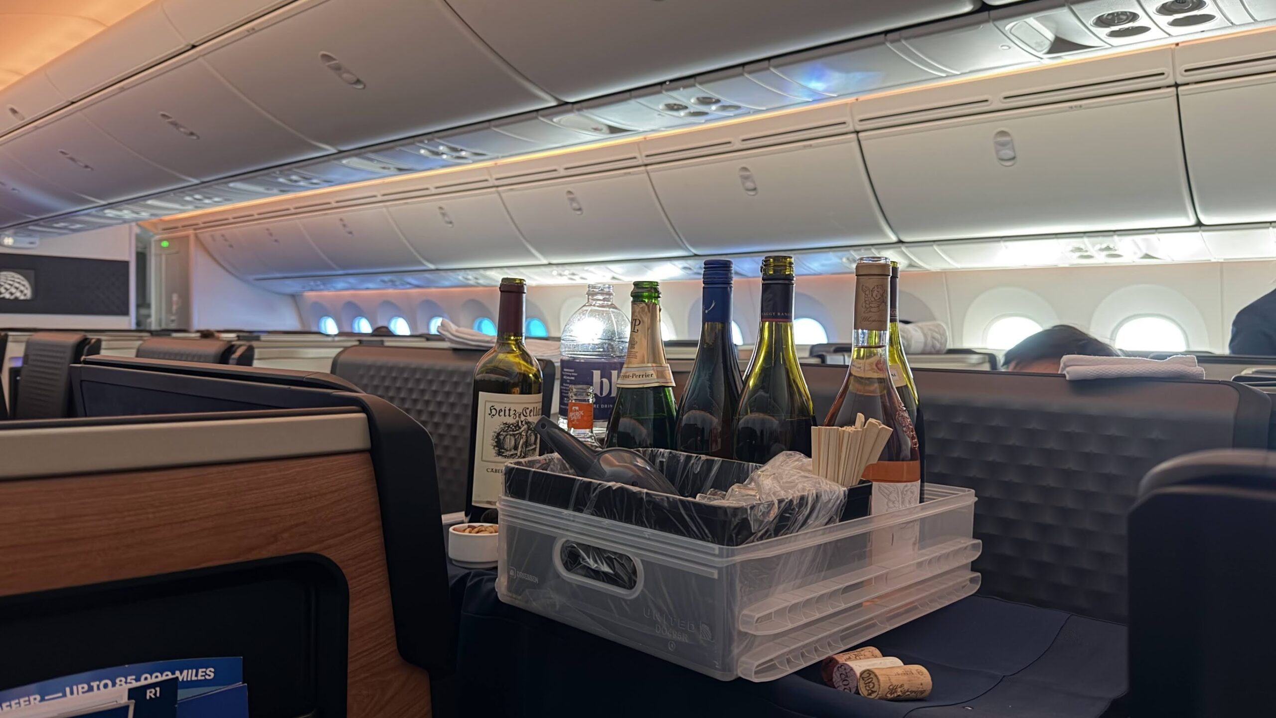 United Airlines UA2 Polaris business meal service